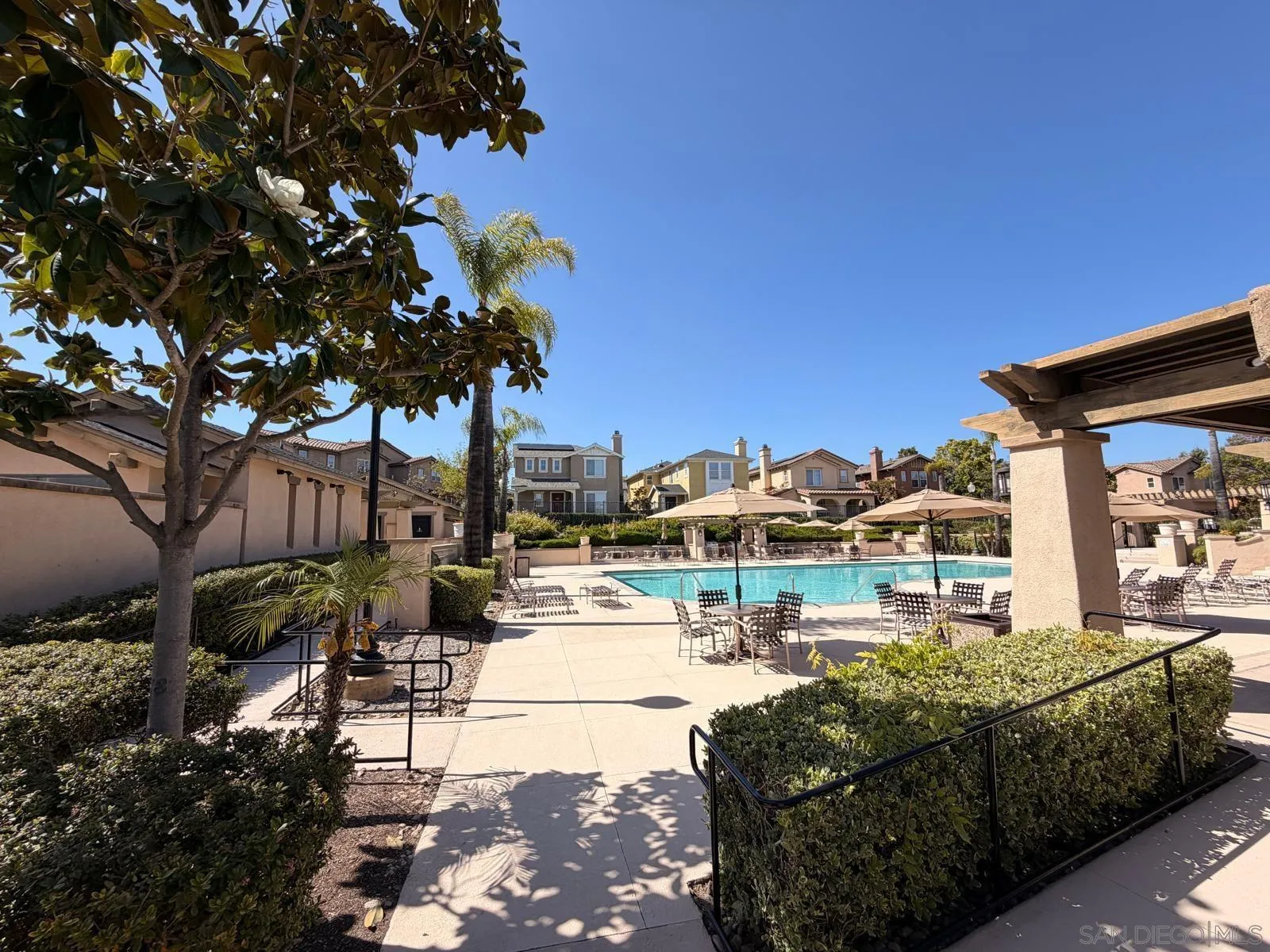 https://cdn.realtyfeed.com/cdn/127/260012979/87e0b2b28211d7ce9ce058cc073c1318.webp