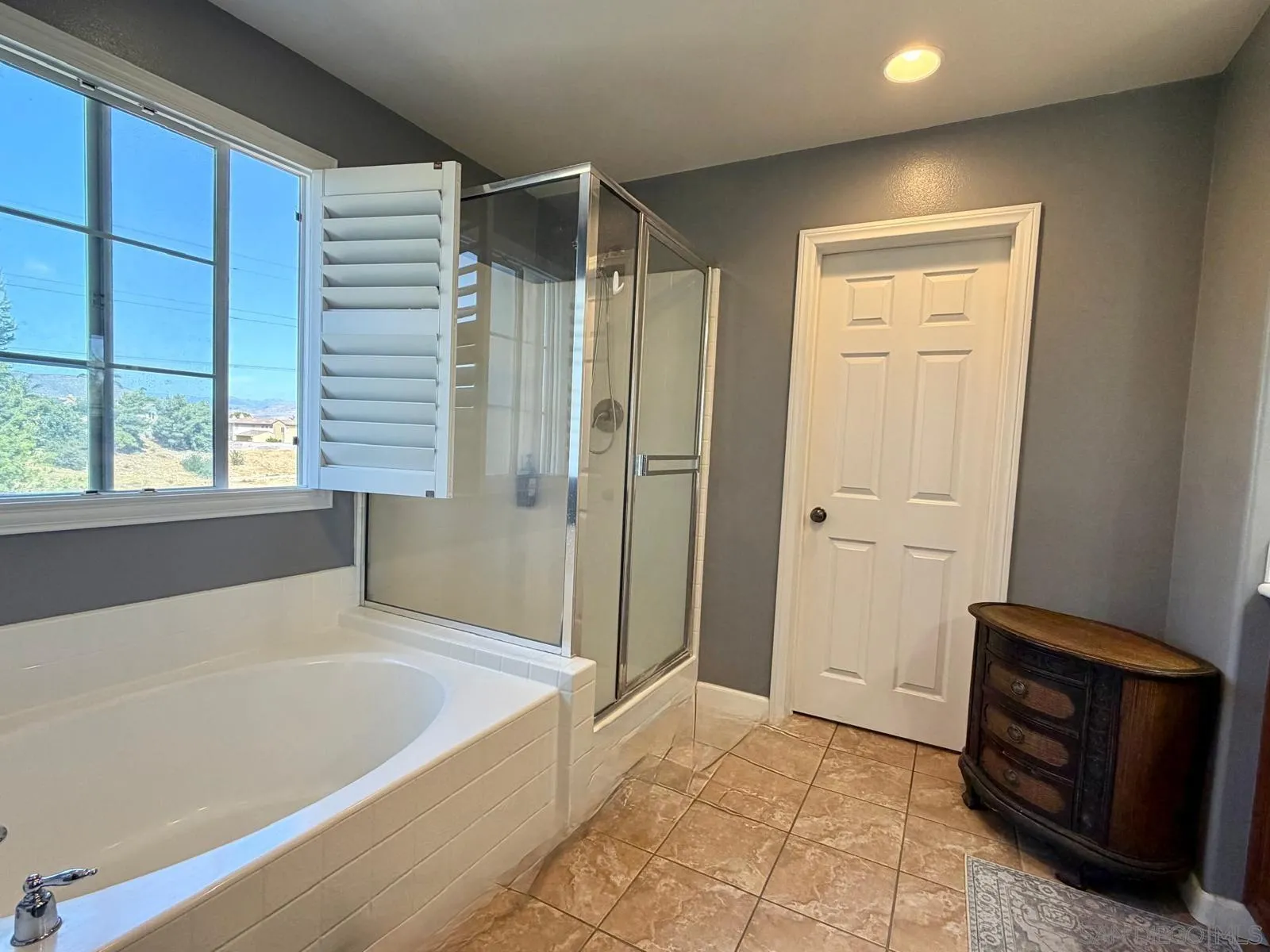 https://cdn.realtyfeed.com/cdn/127/260012979/9ea307b6bc24fad7ab2db77dbe64201b.webp