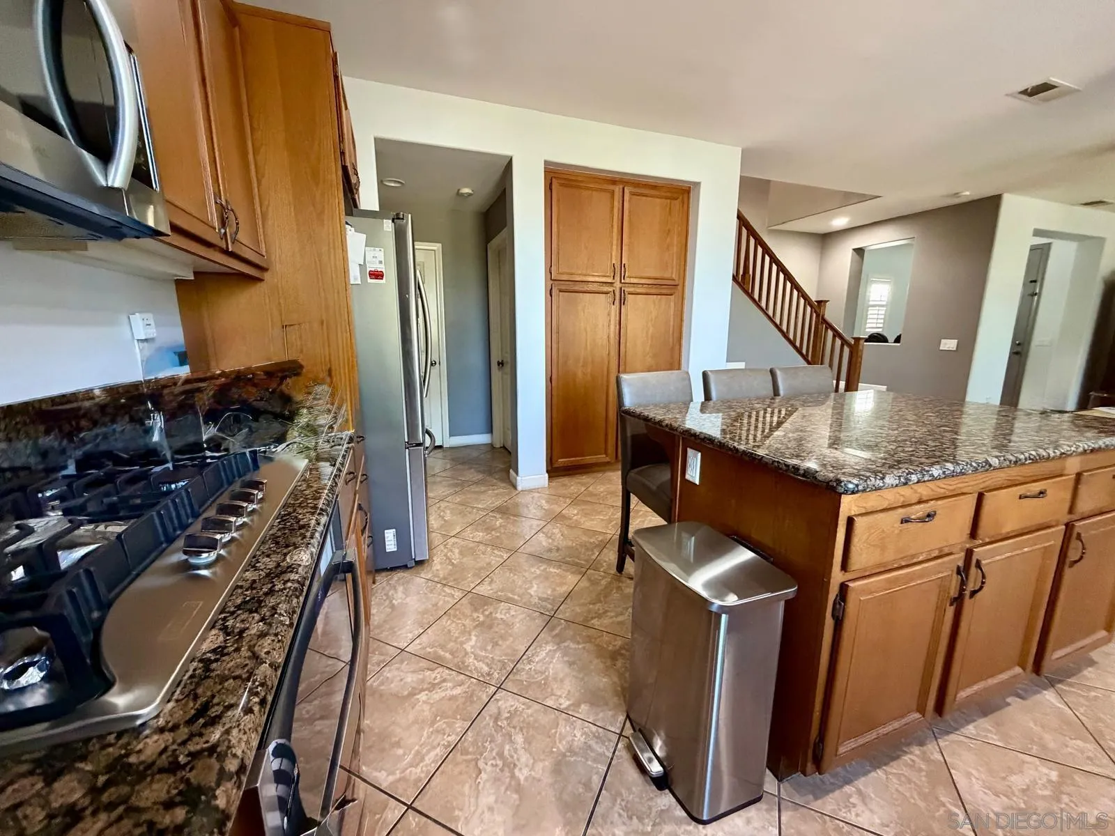 https://cdn.realtyfeed.com/cdn/127/260012979/a8799d9c4912c810446c5588a245bb2a.webp