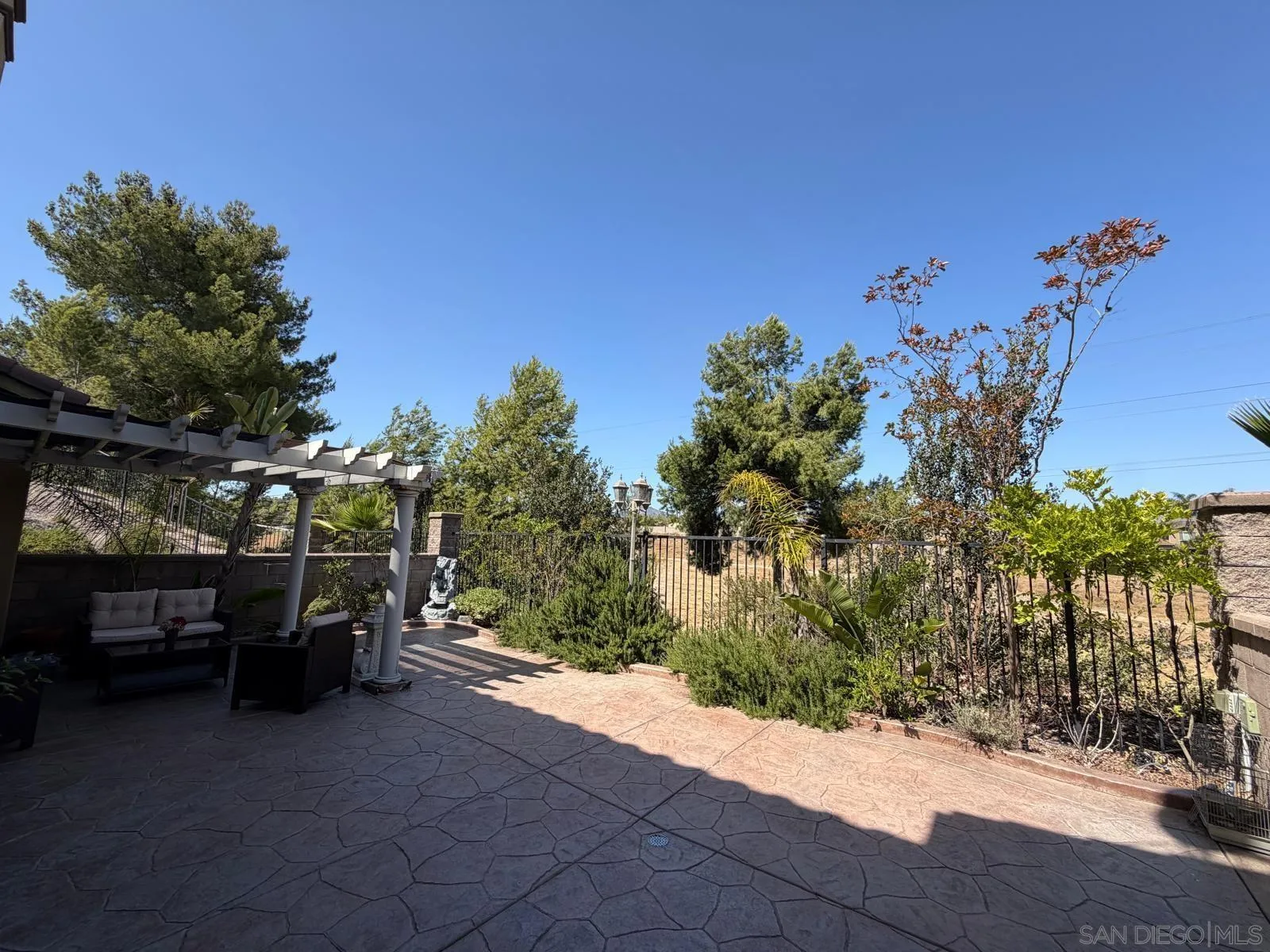 https://cdn.realtyfeed.com/cdn/127/260012979/dc7b16652075d3037ad8f184ee58aec2.webp