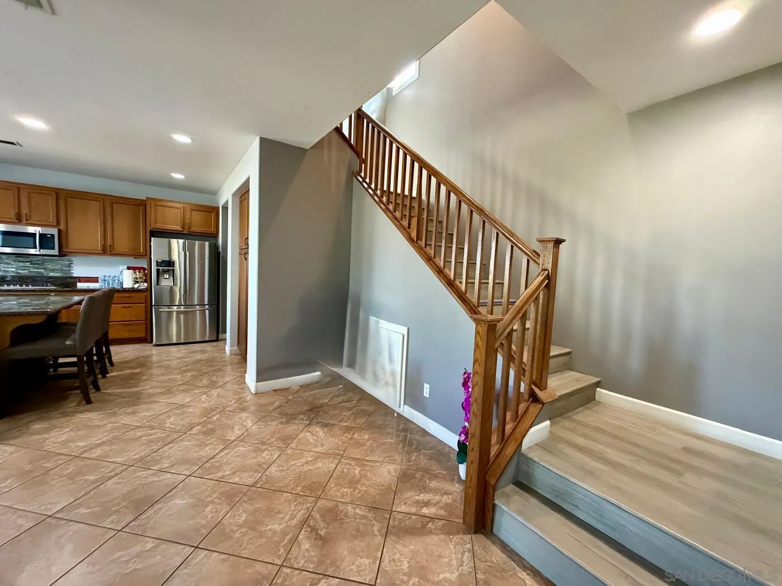 https://cdn.realtyfeed.com/cdn/127/260012979/e981acd54c679ca7d42faa7969beb8de.webp