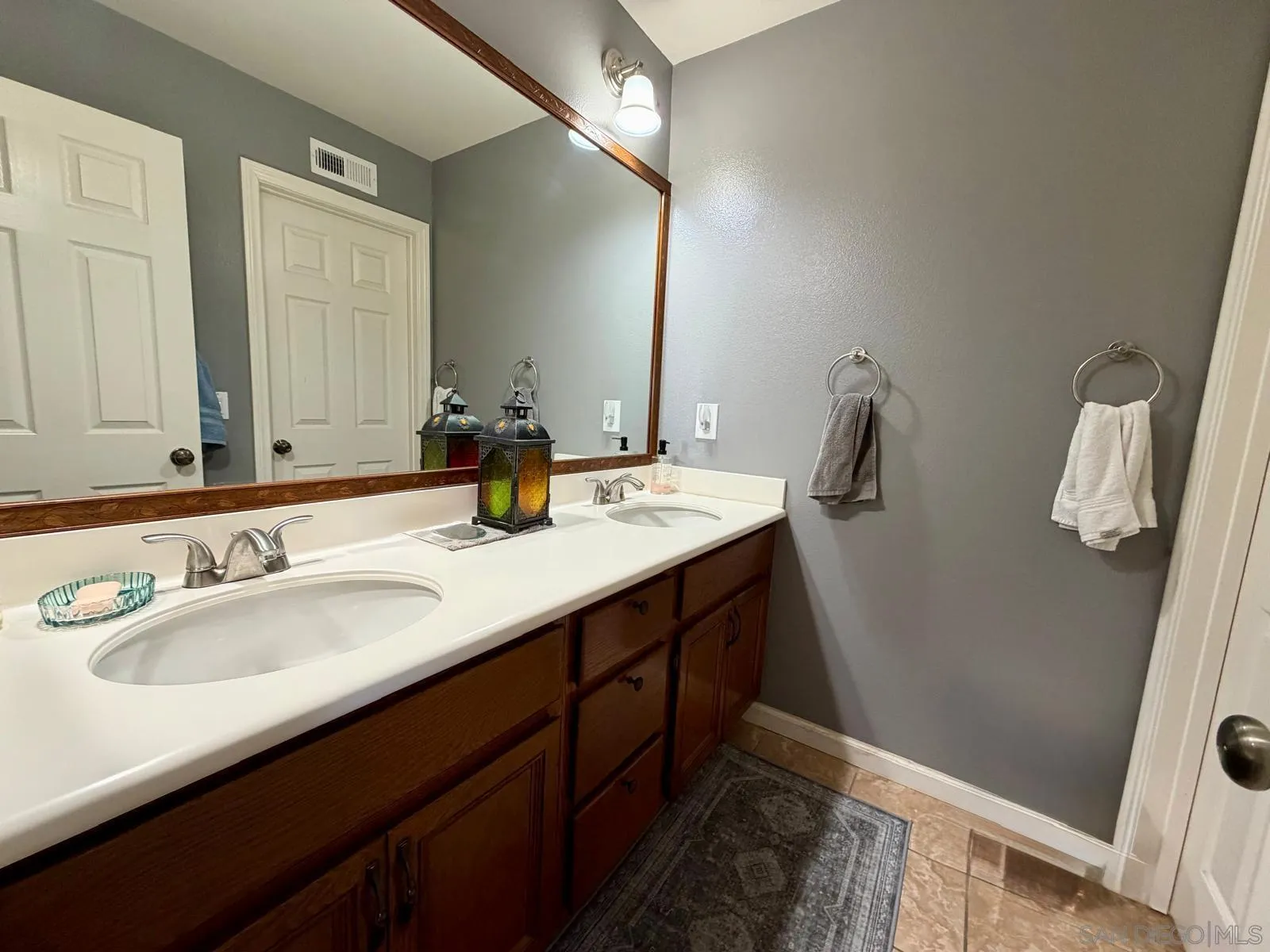 https://cdn.realtyfeed.com/cdn/127/260012979/f381740bae6c66a30f4be9a1c53366ec.webp