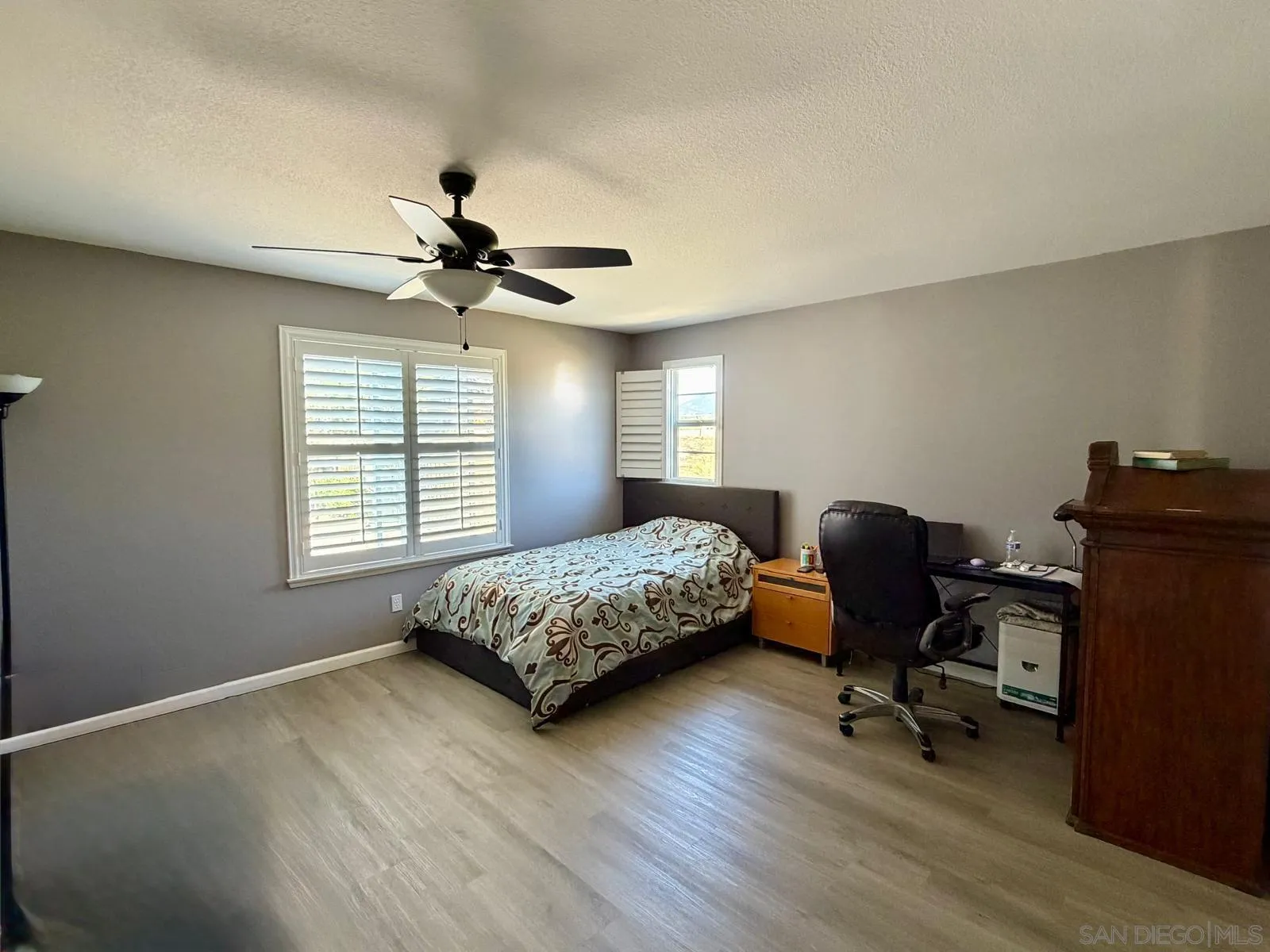 https://cdn.realtyfeed.com/cdn/127/260012979/f7f5623f703df3544cf0f4bd64d74563.webp