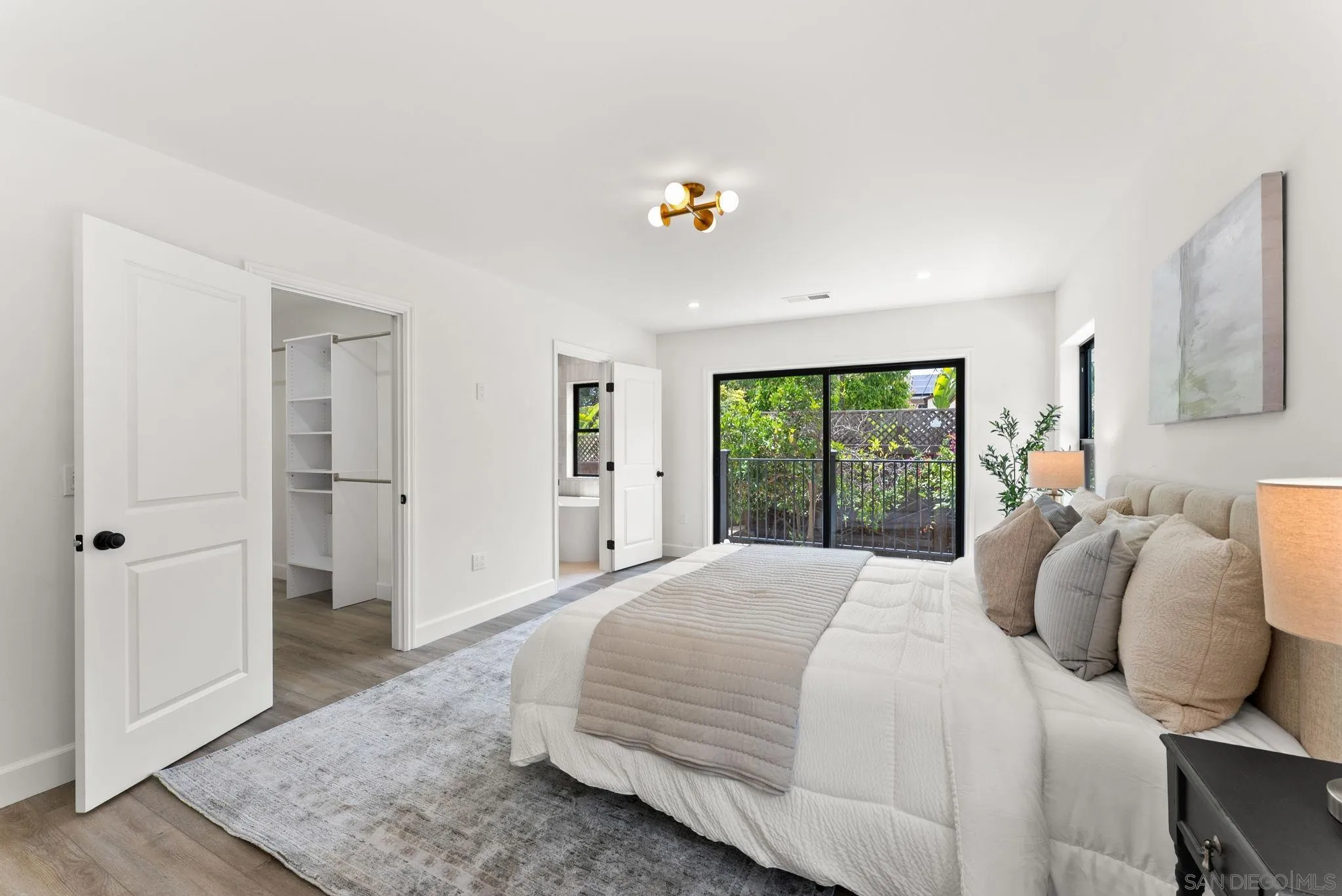 https://cdn.realtyfeed.com/cdn/127/260012980/060afd9662398981c96f187d2fdfe104.webp