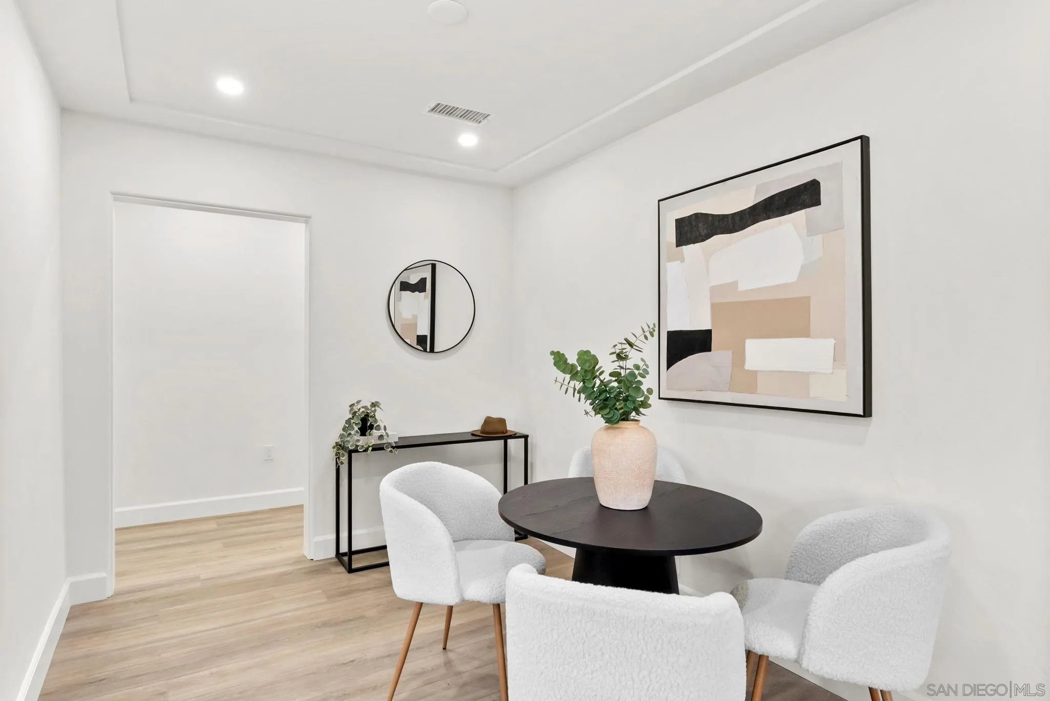 https://cdn.realtyfeed.com/cdn/127/260012980/4dadaf348bb6397337c51e71b697a961.webp