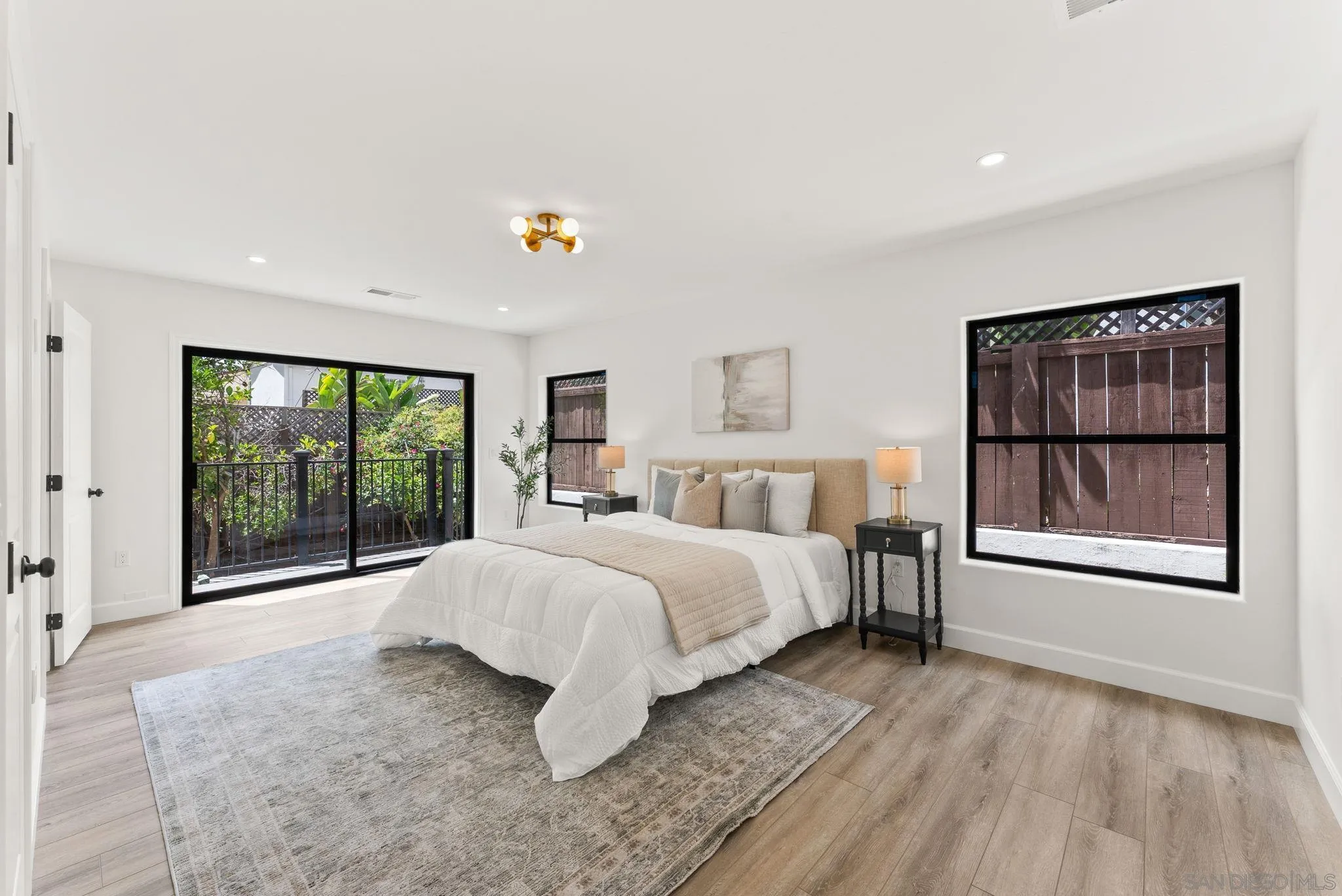 https://cdn.realtyfeed.com/cdn/127/260012980/7dcfa8cd3ab3e761c8d2b77eb553e703.webp