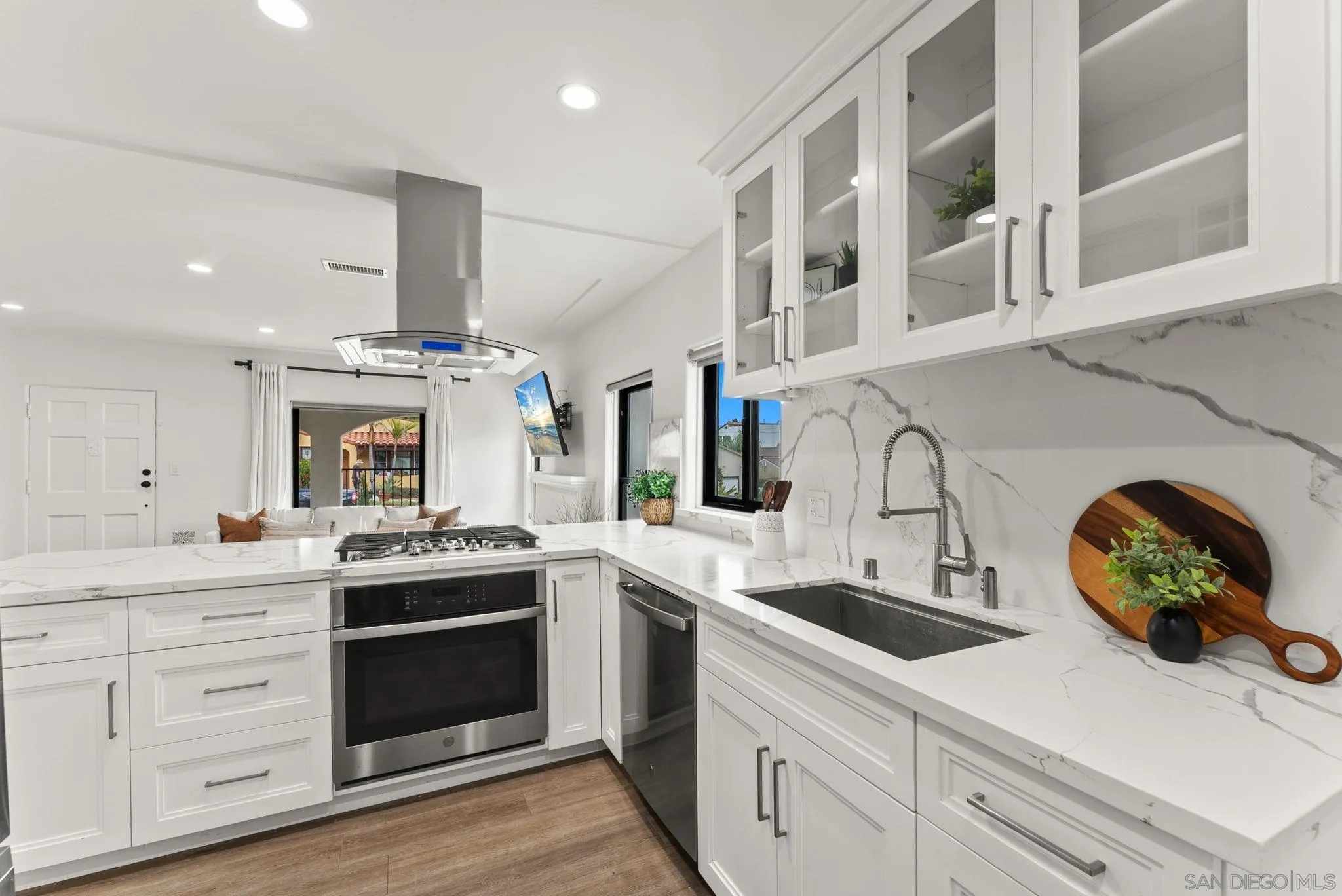 https://cdn.realtyfeed.com/cdn/127/260012980/c2b2a1a908f2f3a94476d7591895e294.webp