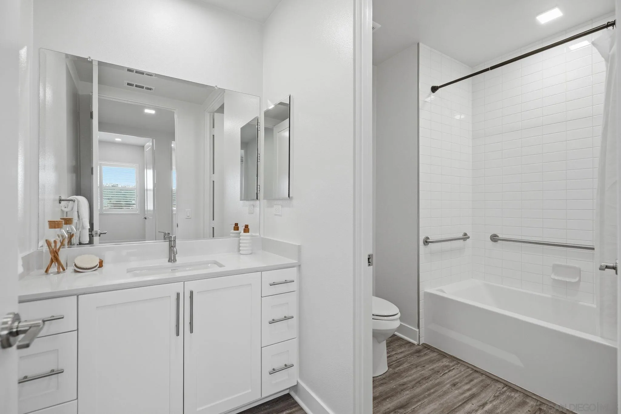 Photo #17: 260012981 Listing: Photo #17