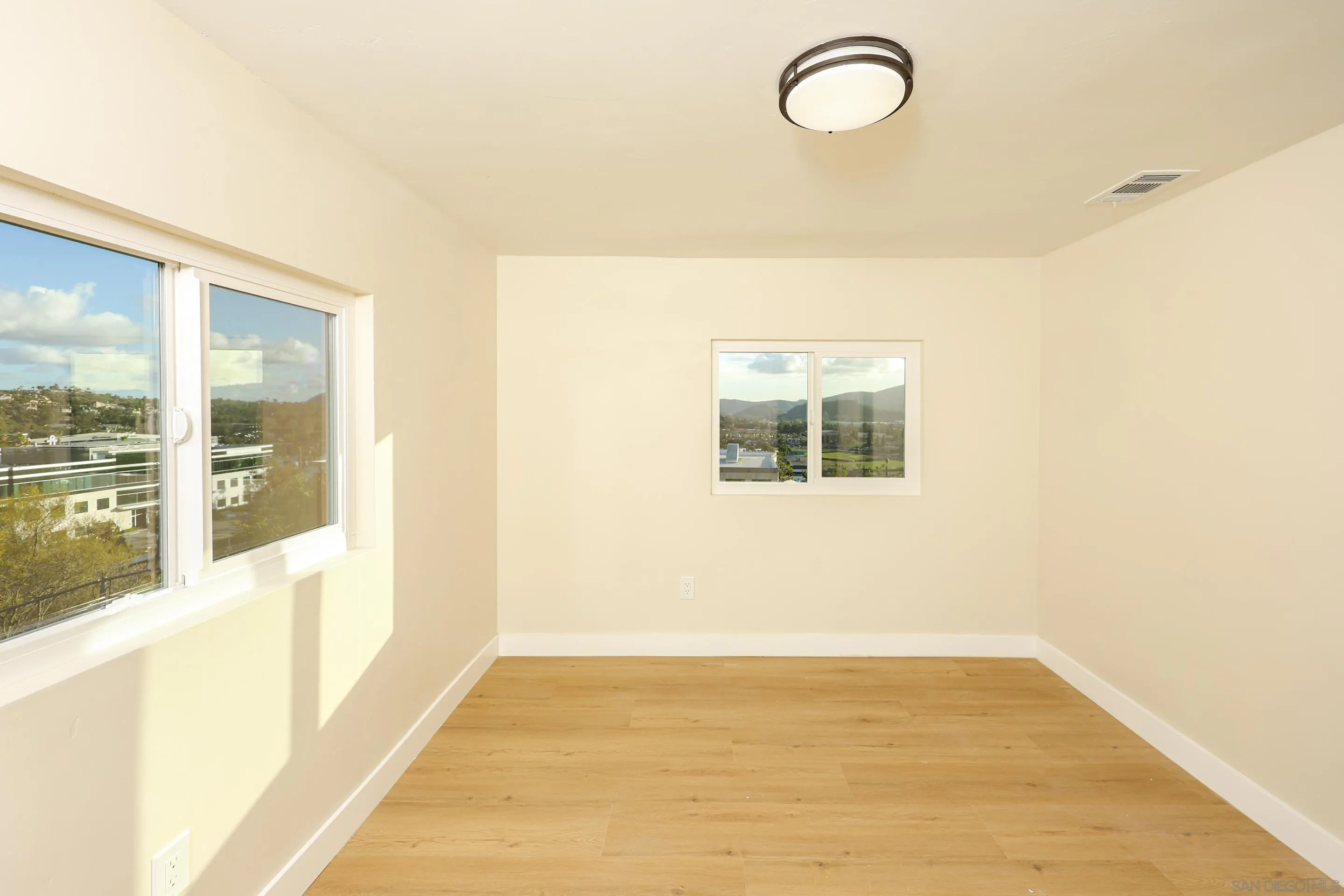 https://cdn.realtyfeed.com/cdn/127/260012984/17a92183bde9e1c5d5a51dc034e95af8.webp
