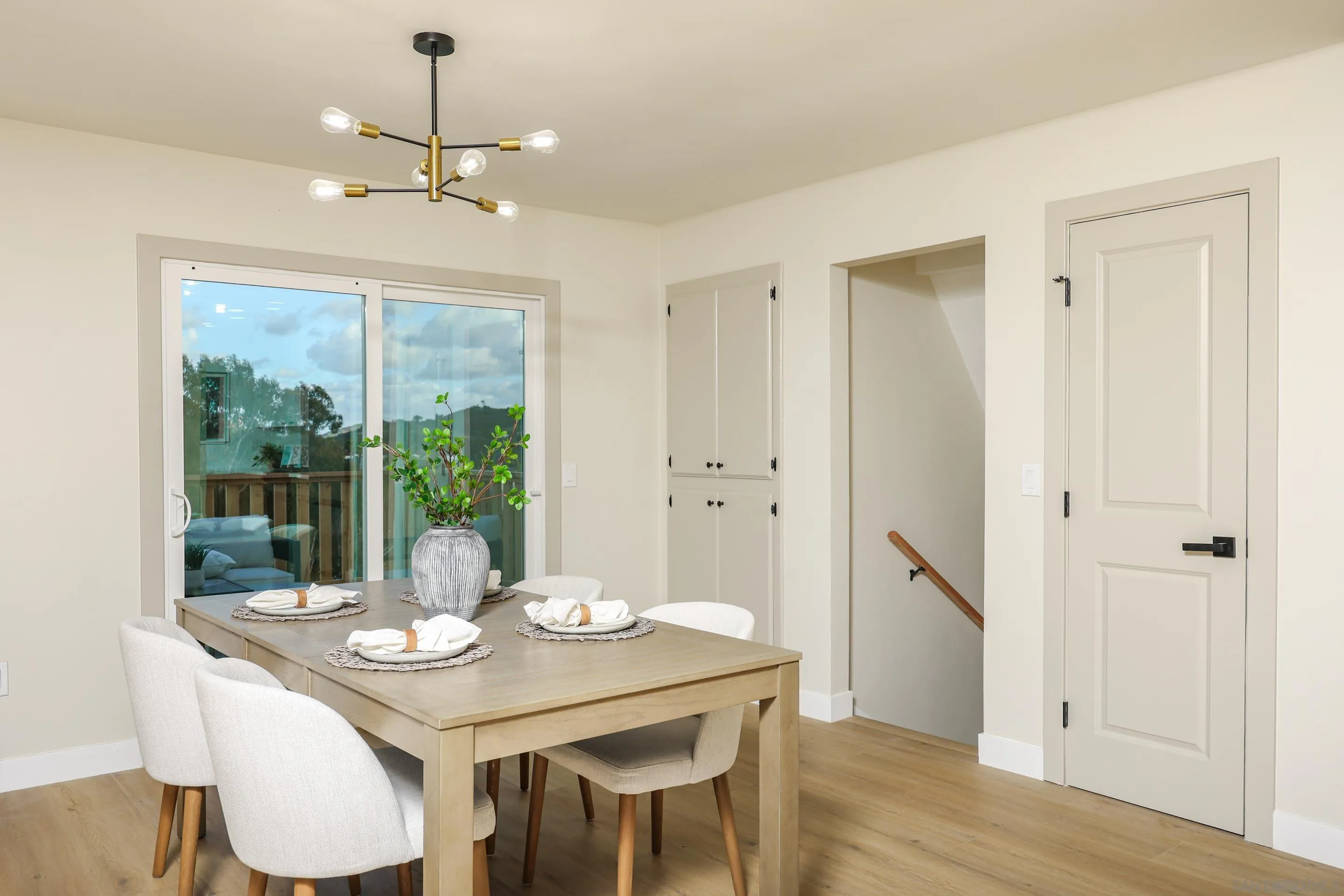 https://cdn.realtyfeed.com/cdn/127/260012984/4c3294c46f91850c57688df1647b9956.webp