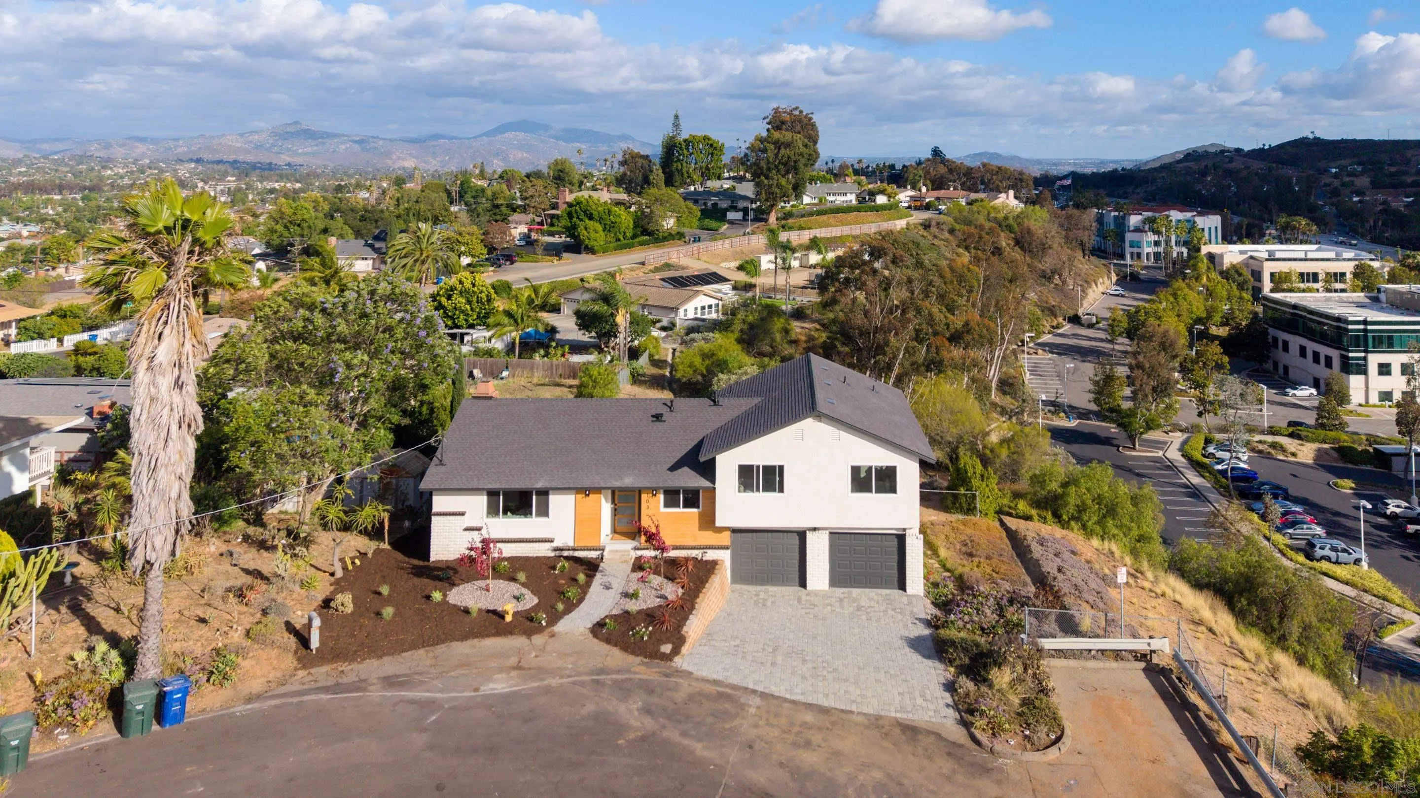https://cdn.realtyfeed.com/cdn/127/260012984/b05e4aa88ffeb739c0c08b9992a5fd1e.webp