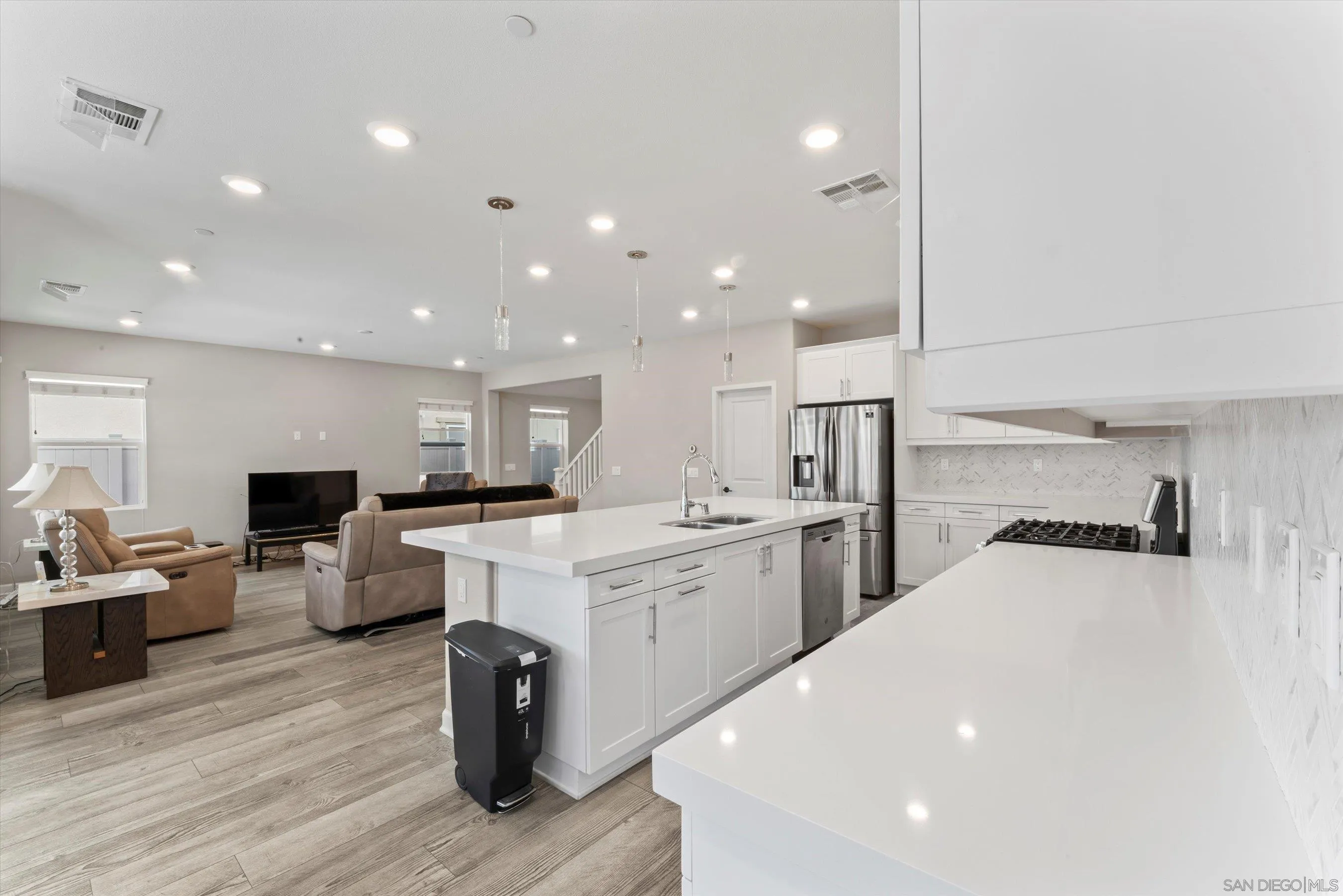 https://cdn.realtyfeed.com/cdn/127/260012991/02e5b1c4e60f558d2fb5ca5db5021a06.webp