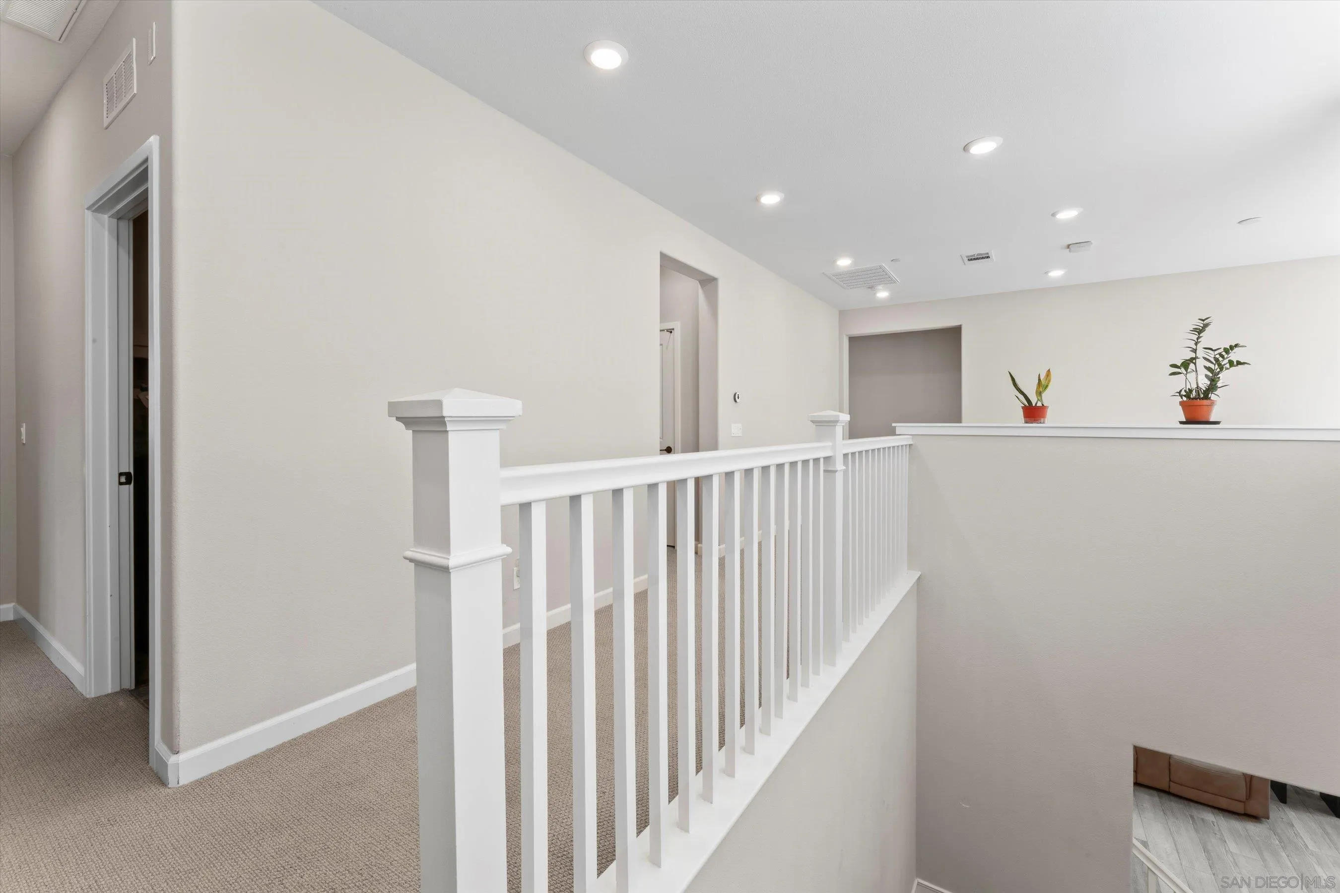https://cdn.realtyfeed.com/cdn/127/260012991/468c14b44fa74901dc3646ec6486d842.webp