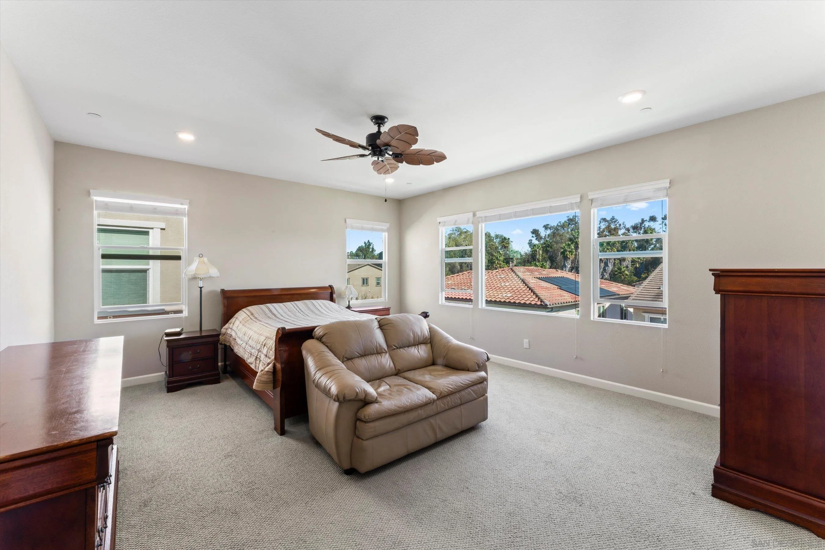 https://cdn.realtyfeed.com/cdn/127/260012991/b91c490ffc30ae80f092862d1a5353ef.webp