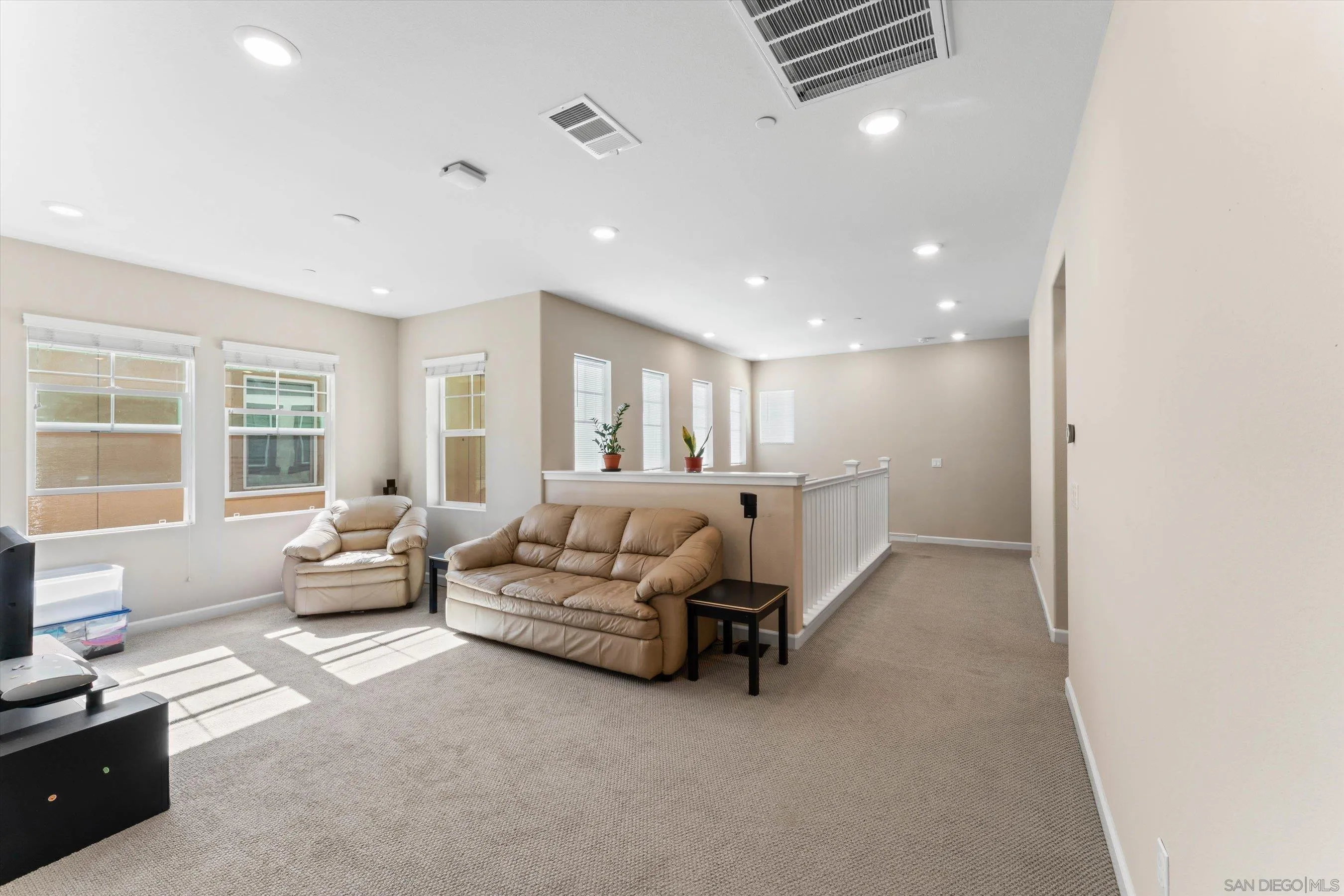 https://cdn.realtyfeed.com/cdn/127/260012991/d679a25e0e85a089e3effec507d9edb9.webp