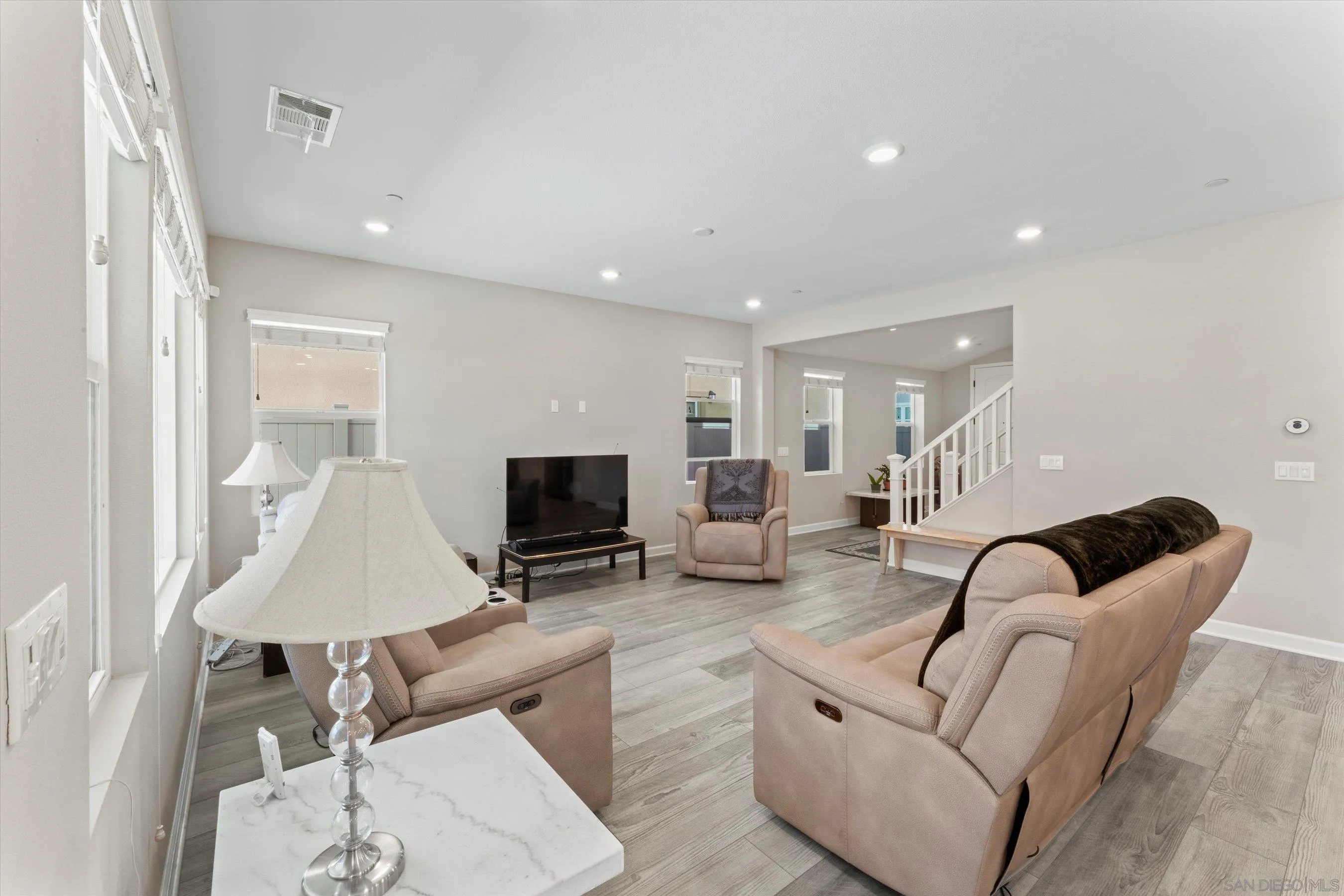 https://cdn.realtyfeed.com/cdn/127/260012991/e1e818723fd698c08e8e458b2b9ce771.webp