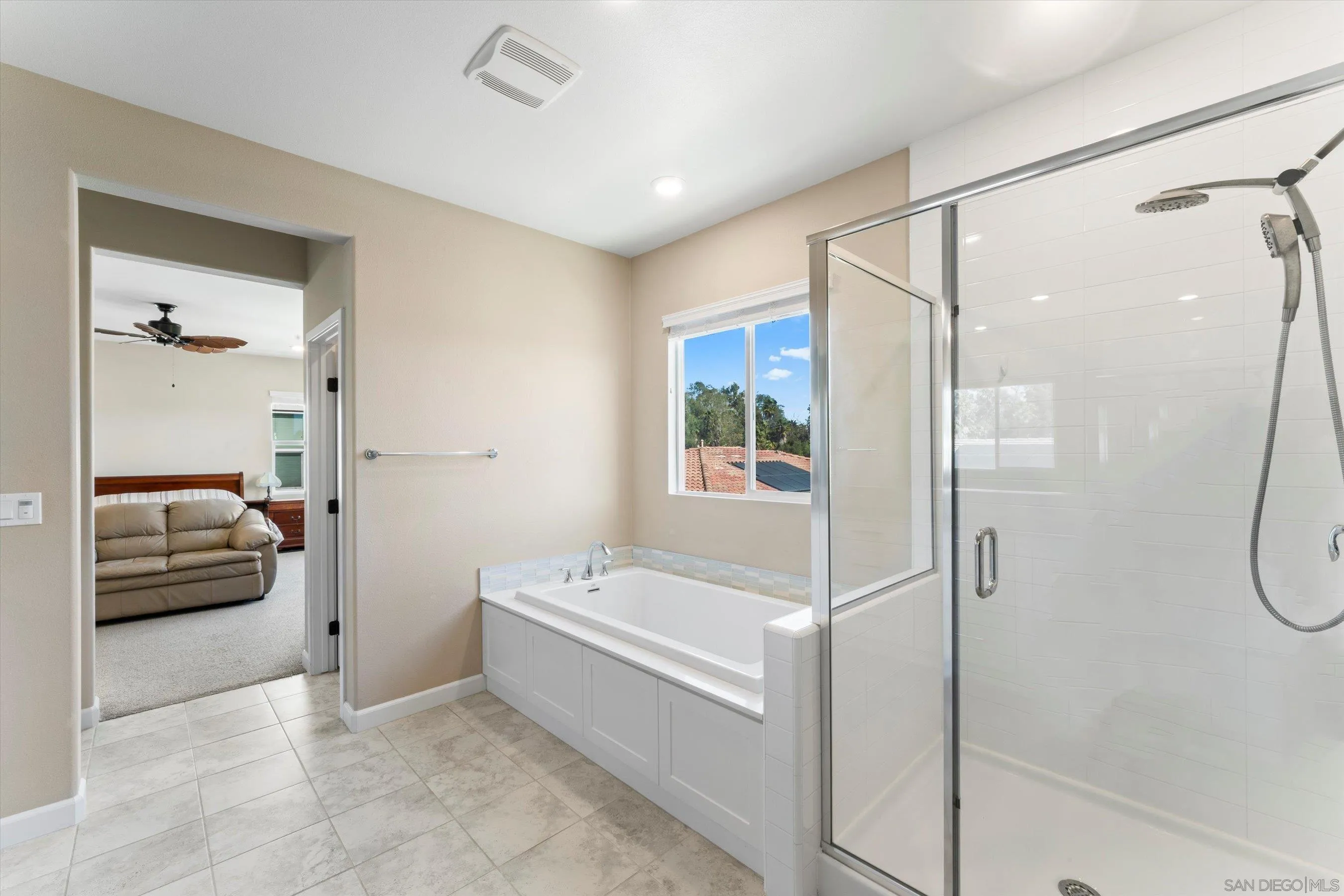https://cdn.realtyfeed.com/cdn/127/260012991/e9e163c57aa1dc1c753f4462ca9feeec.webp