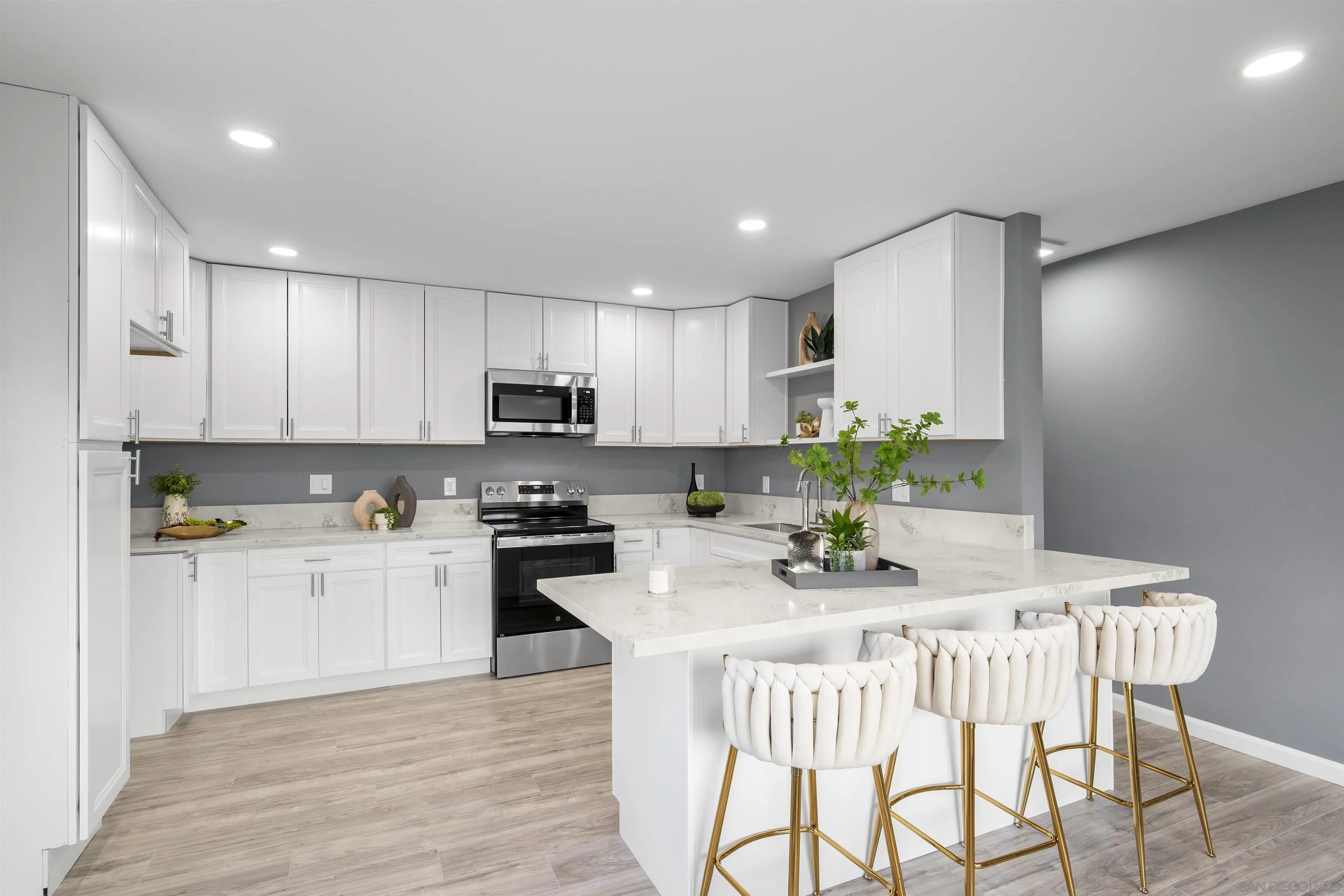 https://cdn.realtyfeed.com/cdn/127/260012992/01273bc49d18b0a5a01d4c3039bbfd2e.webp