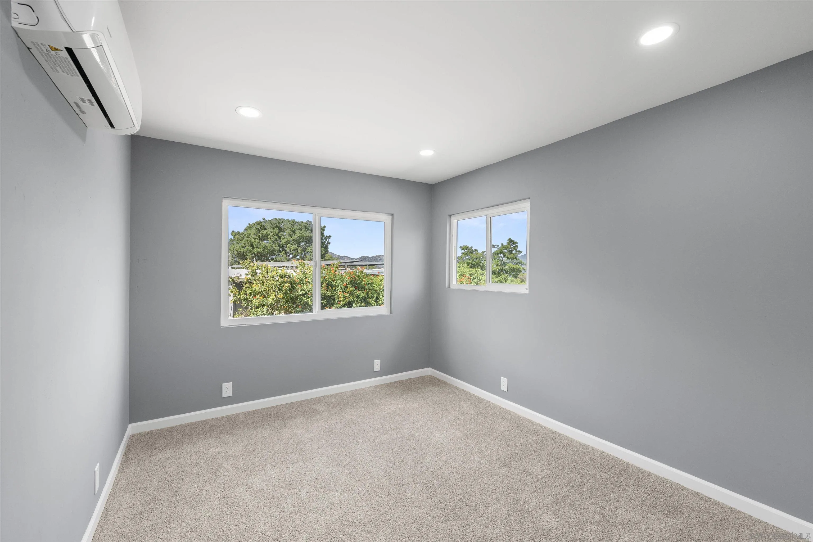 https://cdn.realtyfeed.com/cdn/127/260012992/198d26efdf3353eddd6ae26c042aecdd.webp