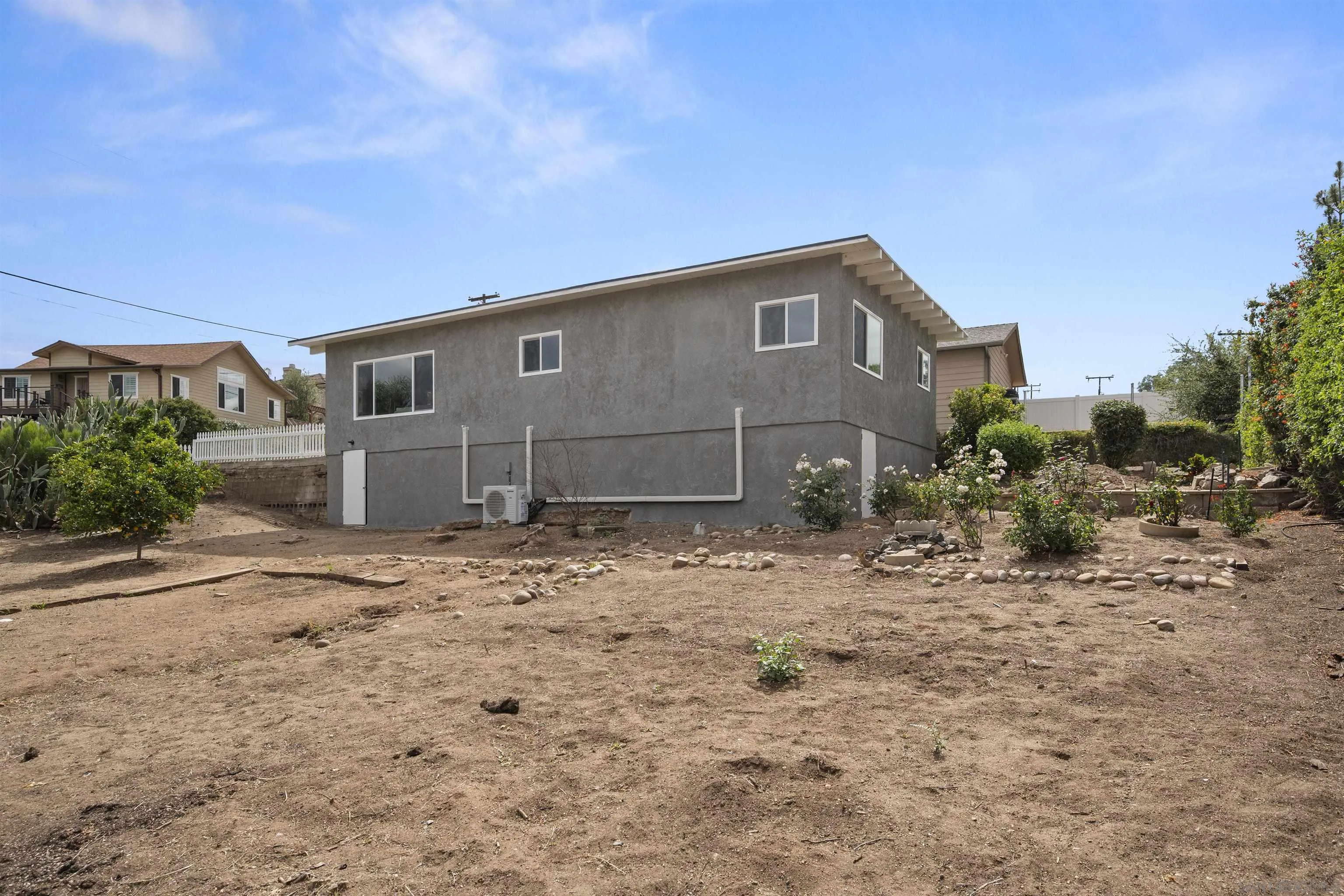 https://cdn.realtyfeed.com/cdn/127/260012992/ca9b42107f2a11548bdc27ad2e2b80c5.webp