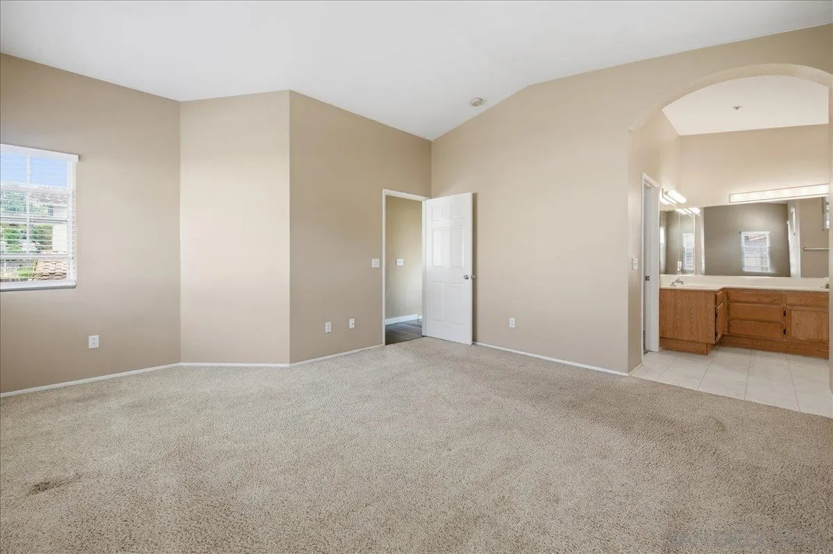 https://cdn.realtyfeed.com/cdn/127/260012996/0a408b1e984f94bbc22b36e77d6e1d68.webp