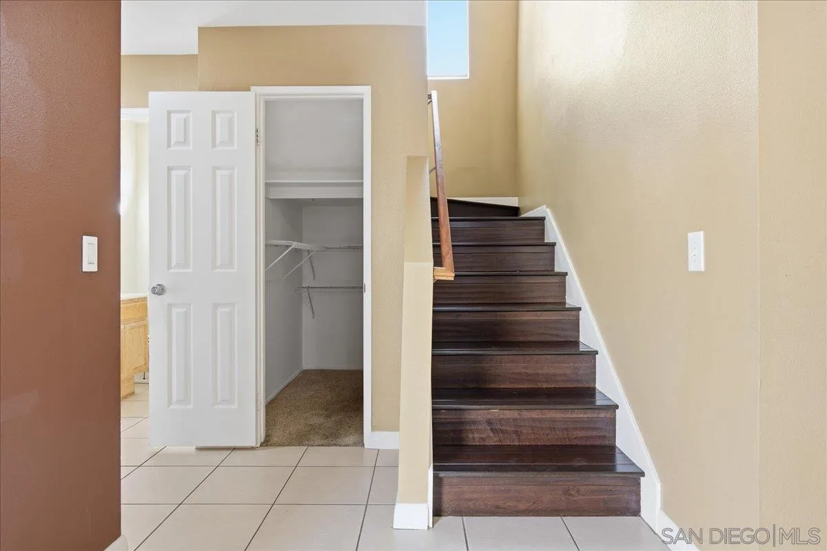https://cdn.realtyfeed.com/cdn/127/260012996/17bd57033c9446ccef731370ff071941.webp