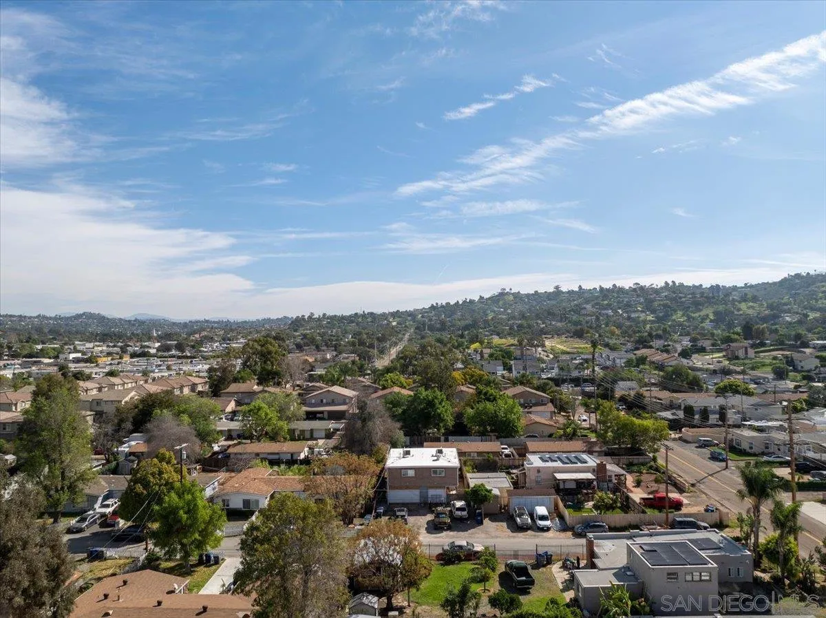 https://cdn.realtyfeed.com/cdn/127/260012996/2326fd8fda7693e1eca5c2aaf0adf404.webp
