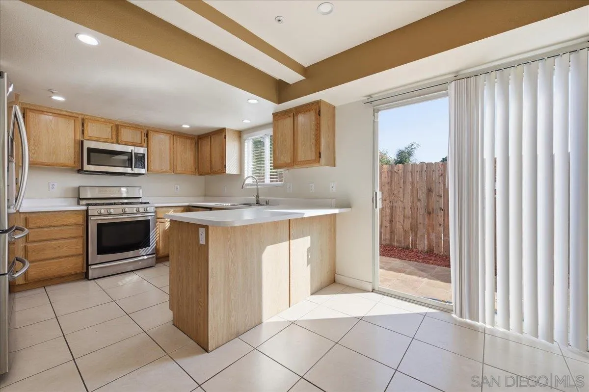 https://cdn.realtyfeed.com/cdn/127/260012996/e4d99639d2dbe80b98cfff27466f8b77.webp
