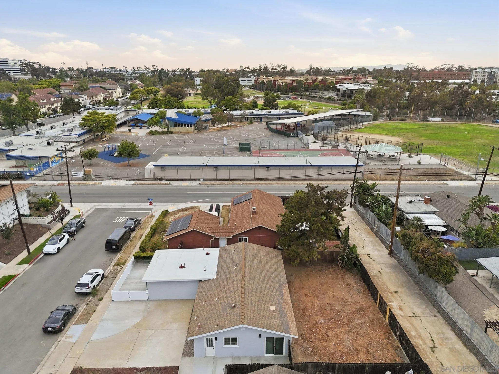 https://cdn.realtyfeed.com/cdn/127/260012999/1890857f0a8af520641fb82e479989ce.webp