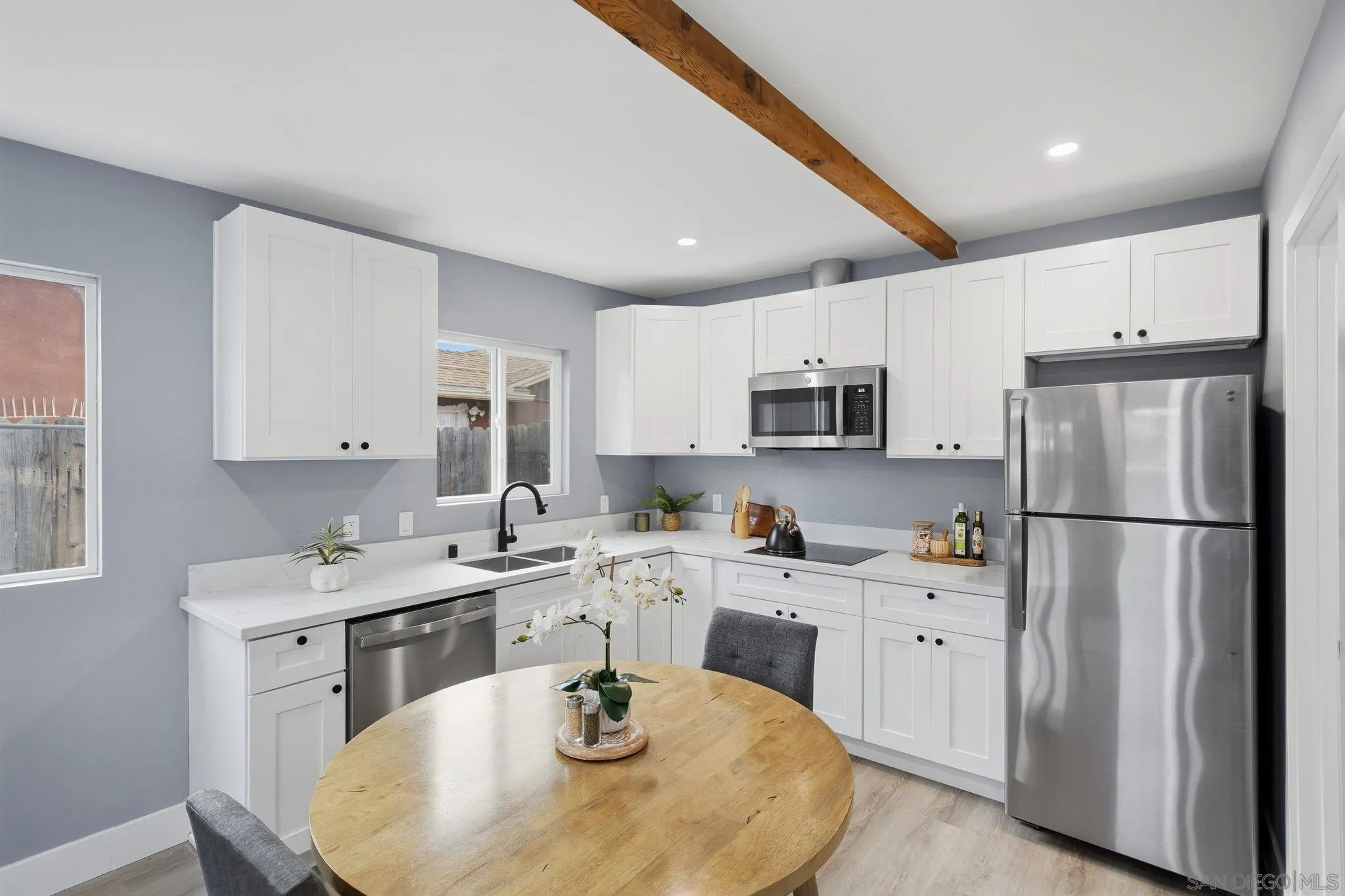 https://cdn.realtyfeed.com/cdn/127/260012999/45d0c27a5ba36935e446a07663dda660.webp