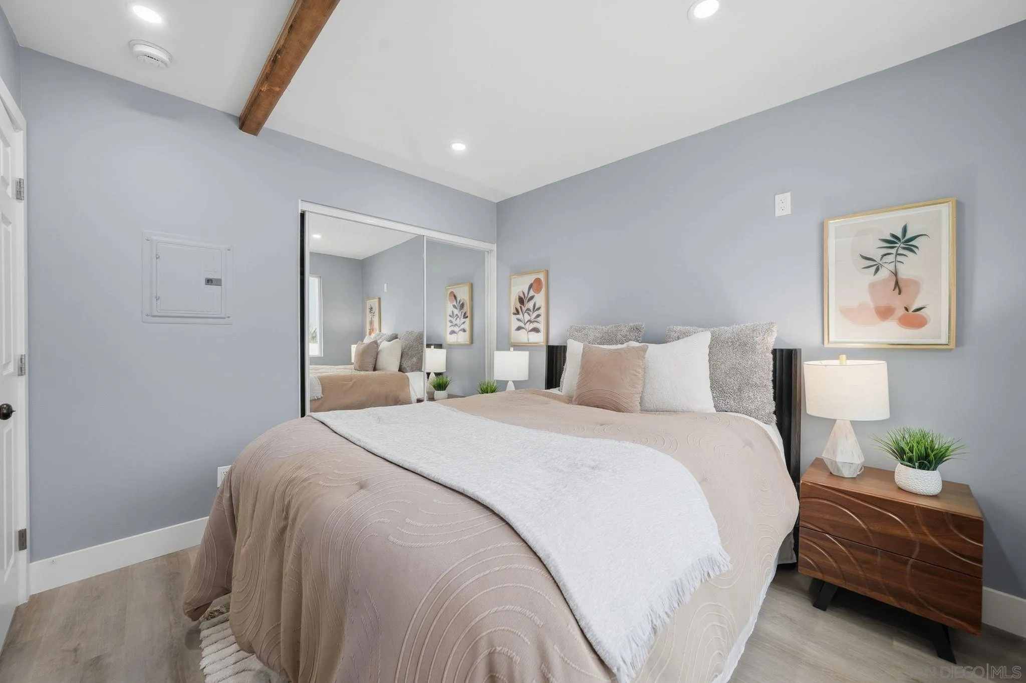 https://cdn.realtyfeed.com/cdn/127/260012999/4ff0f795f99b6784952b380adfb1ca07.webp