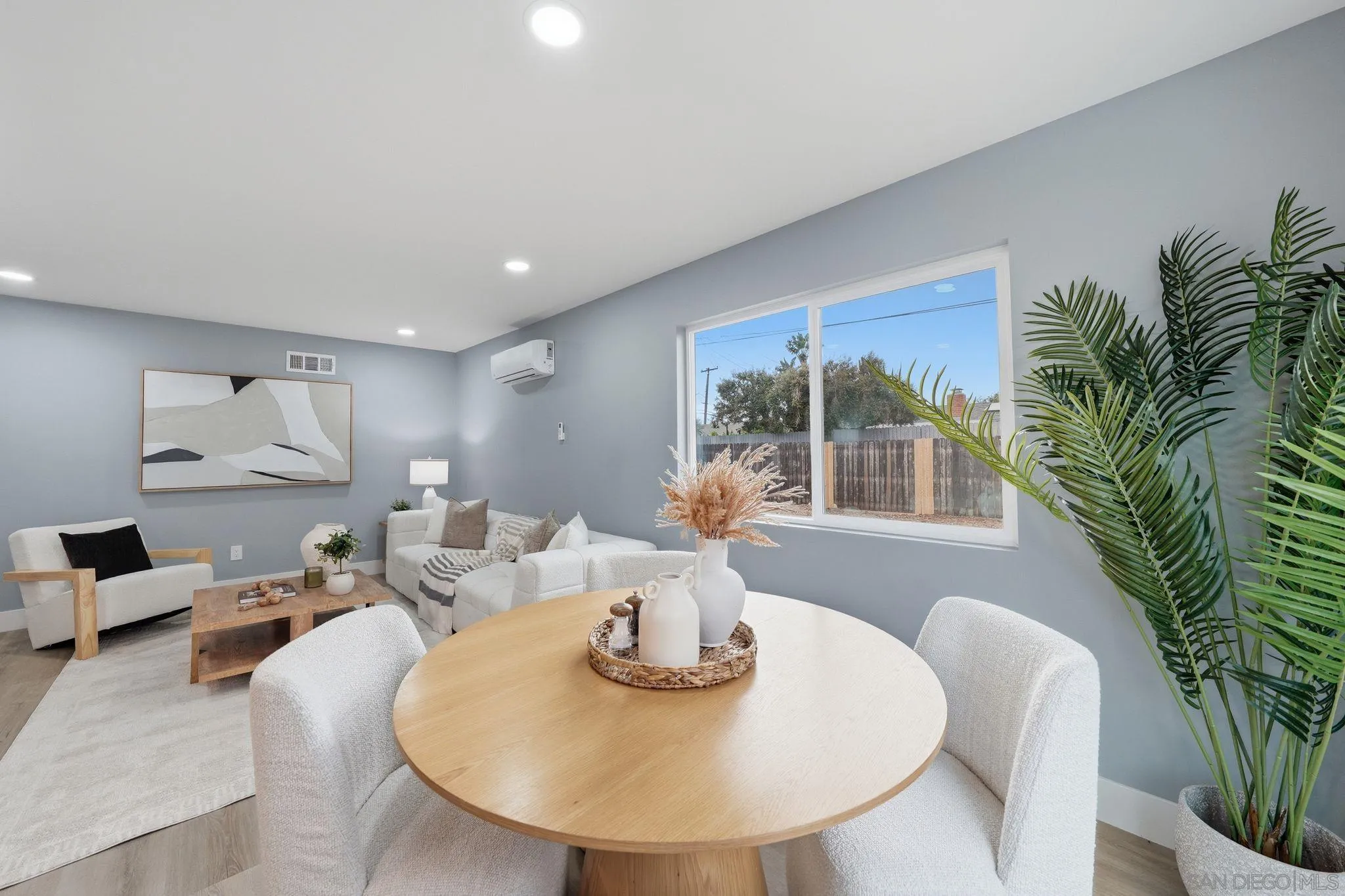 https://cdn.realtyfeed.com/cdn/127/260012999/74228f2eb68dd3734669d98d06a6b701.webp