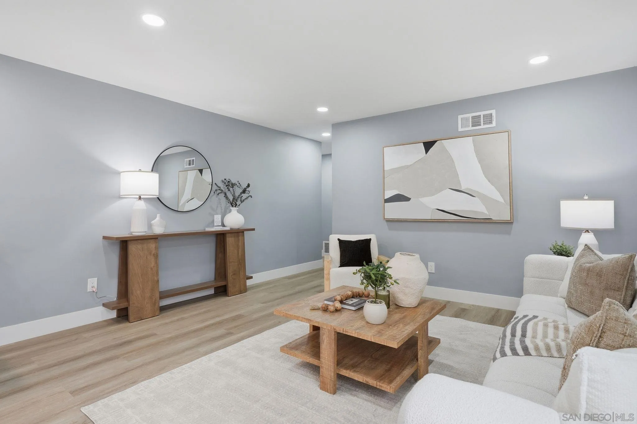 https://cdn.realtyfeed.com/cdn/127/260012999/99af45709f783de0b22256c5b56bc3a3.webp
