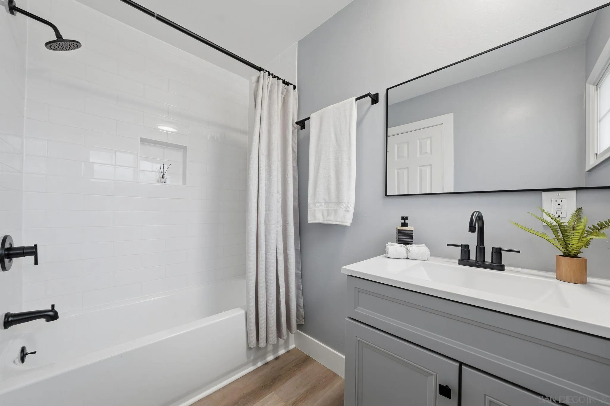 https://cdn.realtyfeed.com/cdn/127/260012999/9b5ec5e3349f7b3d364b705dcaddfd0e.webp