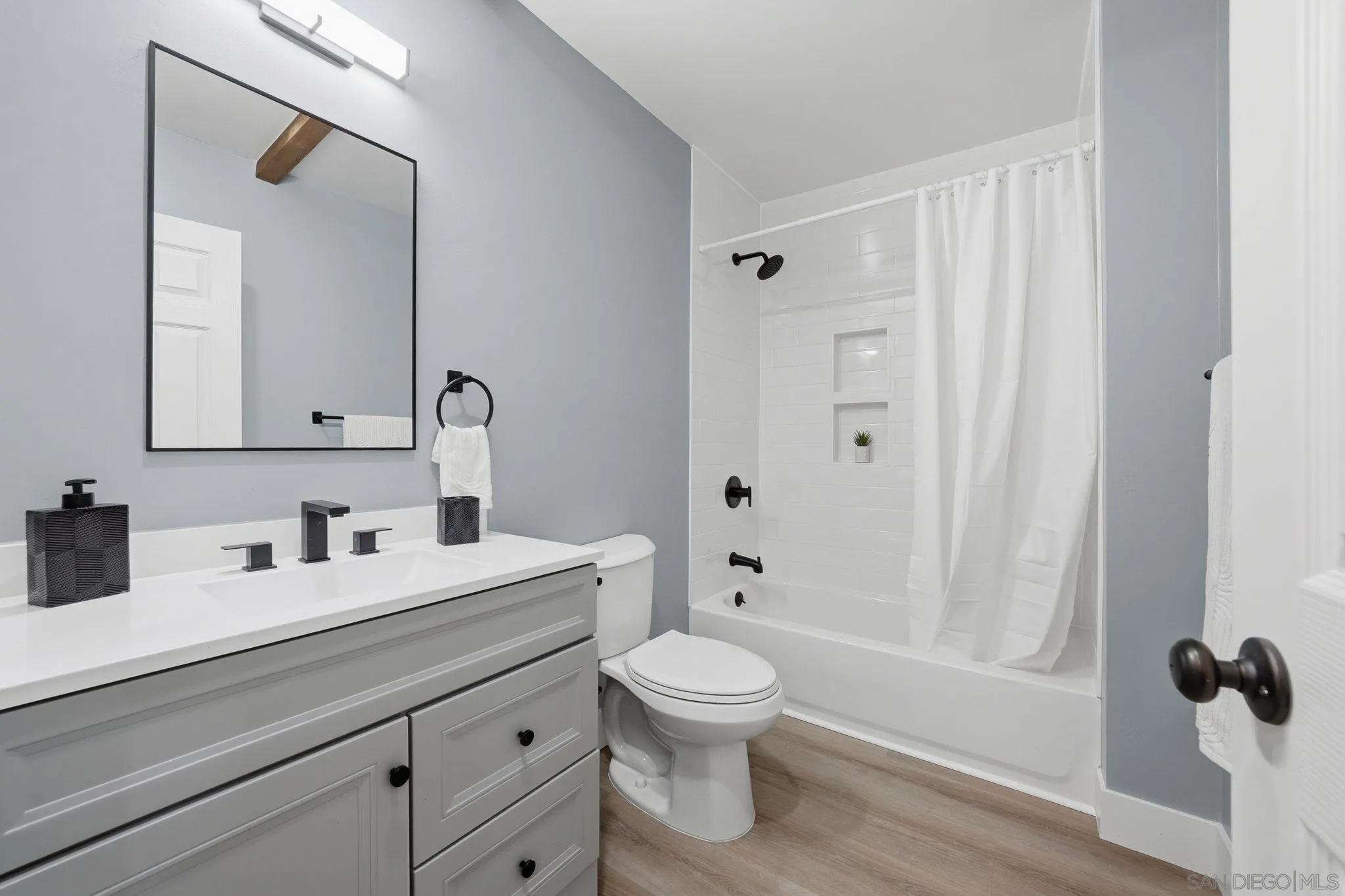 https://cdn.realtyfeed.com/cdn/127/260012999/f4c626ce737f27259f256a708ab226b2.webp