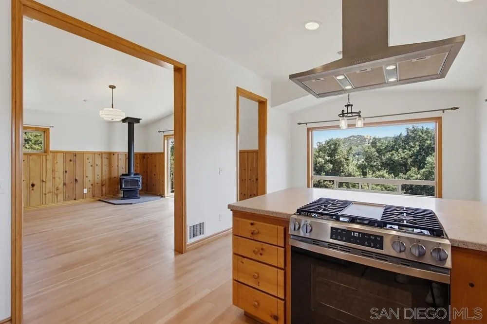 https://cdn.realtyfeed.com/cdn/127/260013000/0e4b76b26619711d2bce05d8a6f435e6.webp