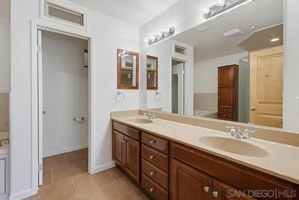 https://cdn.realtyfeed.com/cdn/127/260013000/5a2bc8f3735333a58af672169ed4c3b2.webp
