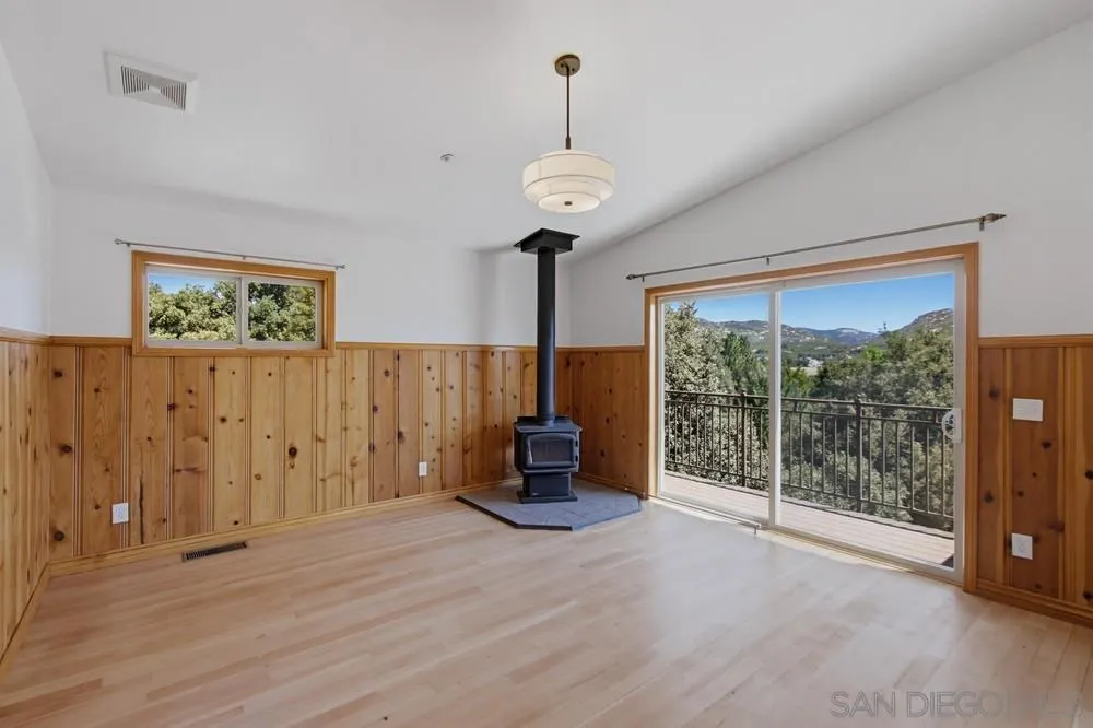 https://cdn.realtyfeed.com/cdn/127/260013000/84d7422b5871870764141f8252fe6a6f.webp