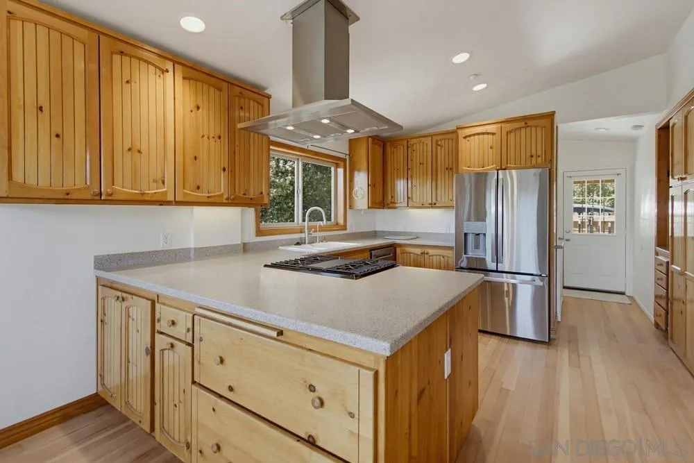 https://cdn.realtyfeed.com/cdn/127/260013000/b1a49a45d1e9aa5e920597794993a46e.webp