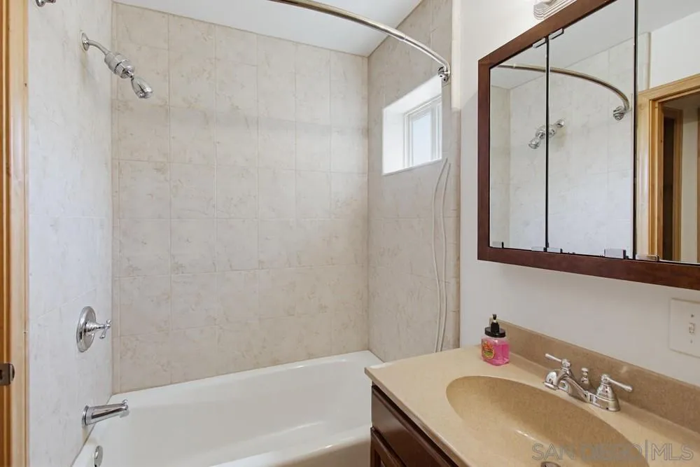 https://cdn.realtyfeed.com/cdn/127/260013000/ccc6b1e1ceaef68c7ed12fbb0c438032.webp