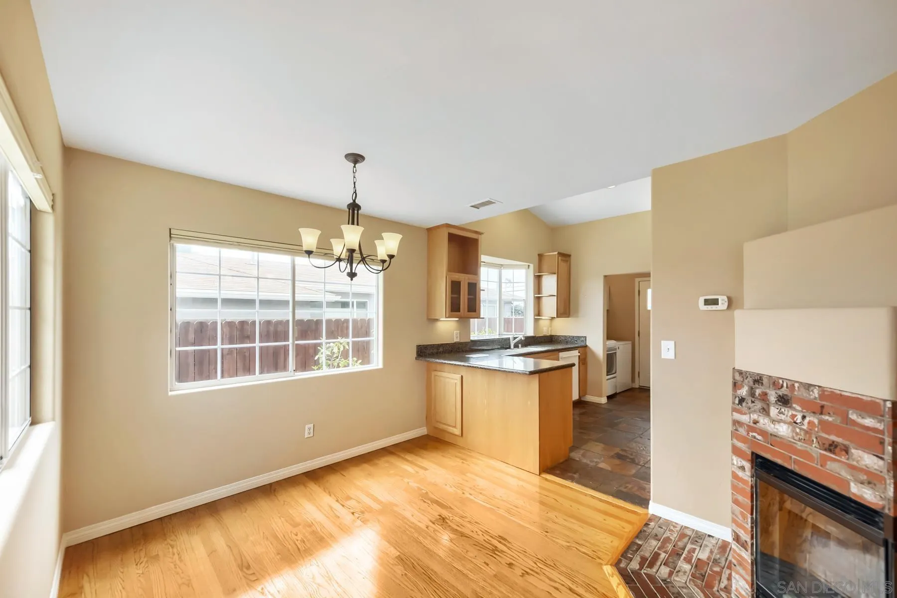 https://cdn.realtyfeed.com/cdn/127/260013001/1239af4a149c4408b593d24f8bf46336.webp