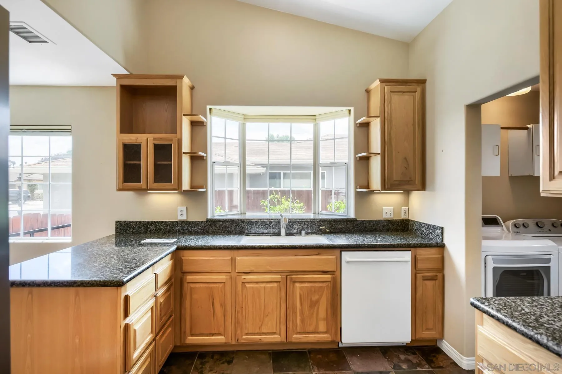 https://cdn.realtyfeed.com/cdn/127/260013001/218ca40d9e94b79313c2df03e63a53a8.webp