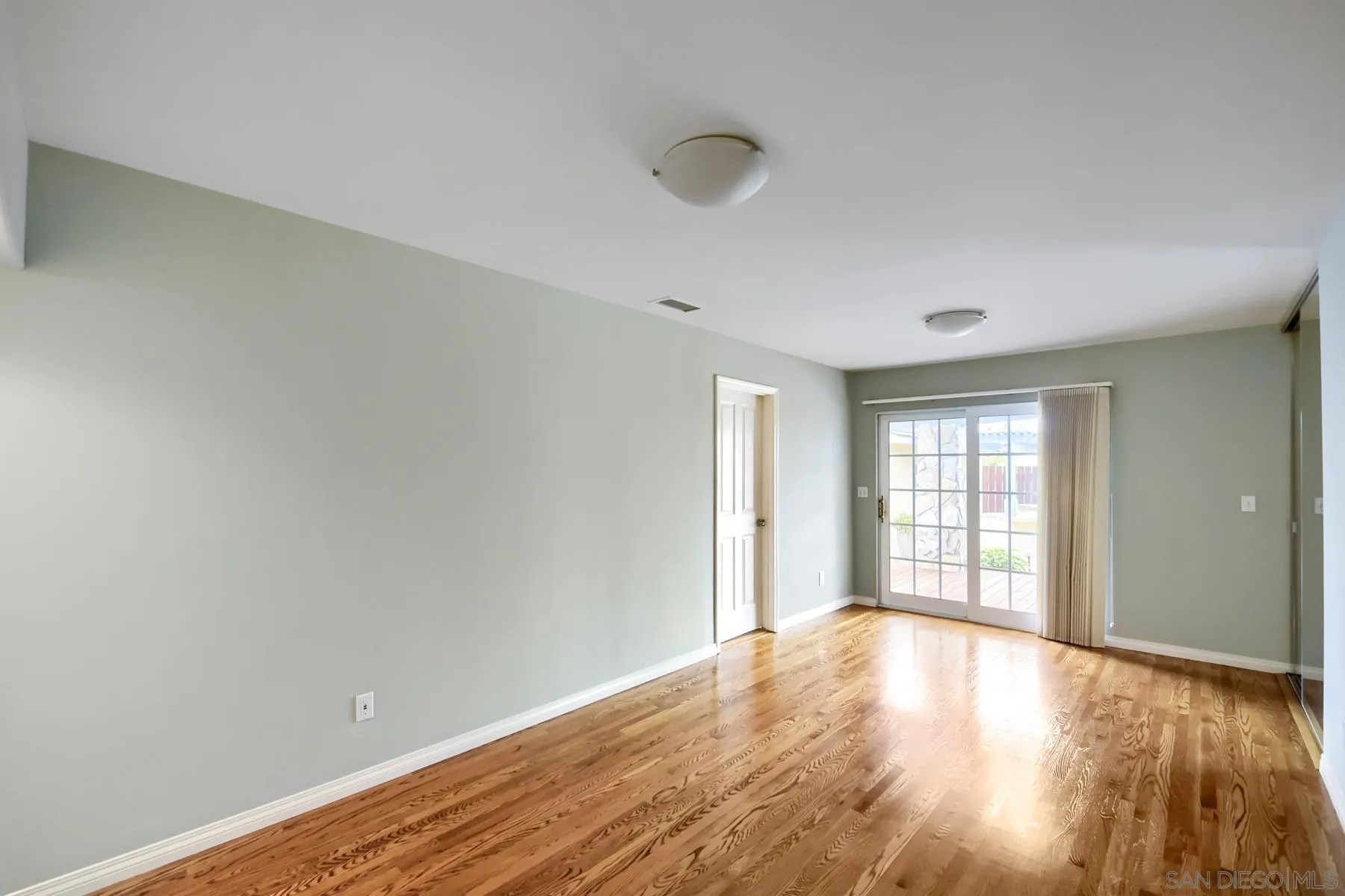 https://cdn.realtyfeed.com/cdn/127/260013001/45ca5bf26be869f44193b652e5e21653.webp