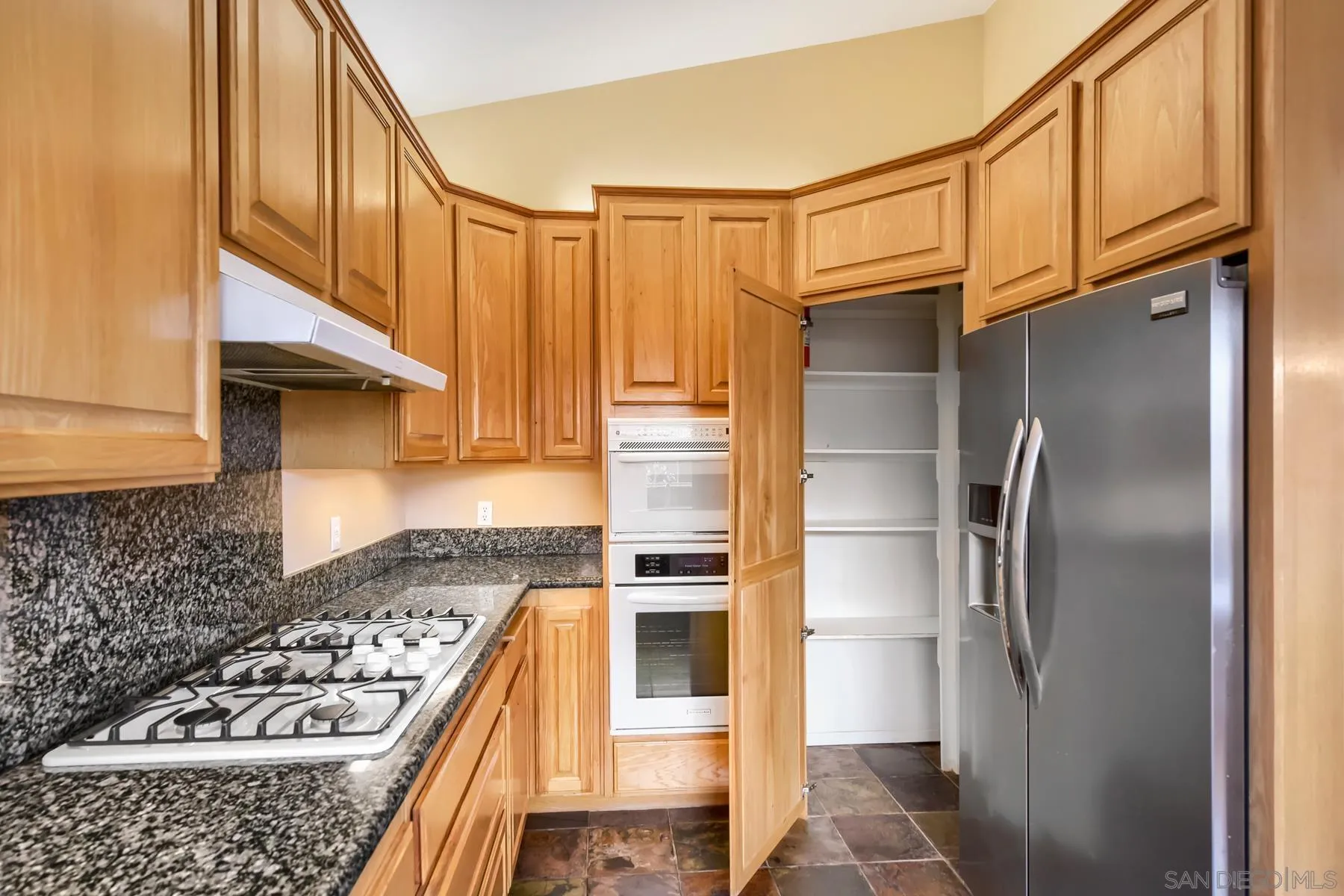 https://cdn.realtyfeed.com/cdn/127/260013001/5e846c99b9423a18104e86a2ae41e89e.webp