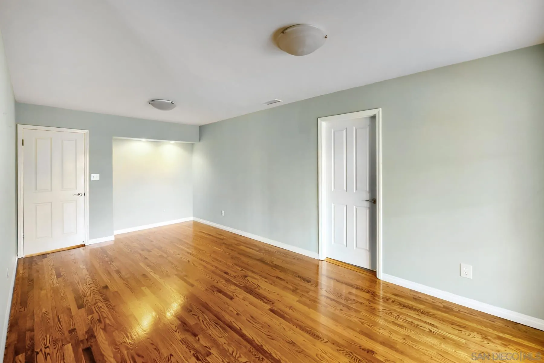 https://cdn.realtyfeed.com/cdn/127/260013001/f520ece808c5a0628286f2dce20ce3d9.webp