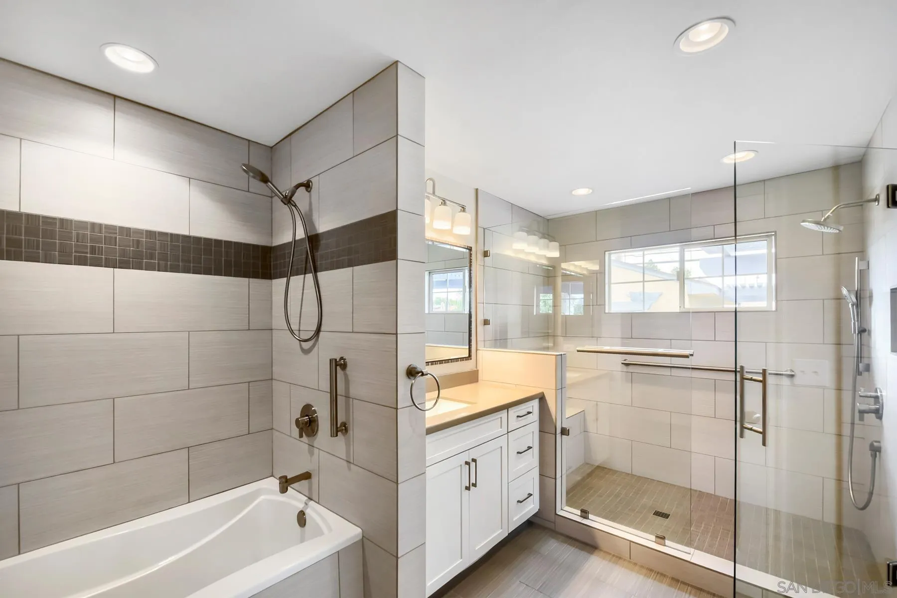https://cdn.realtyfeed.com/cdn/127/260013001/f6e22e8f9ff36909a8f45c750b2b95cd.webp