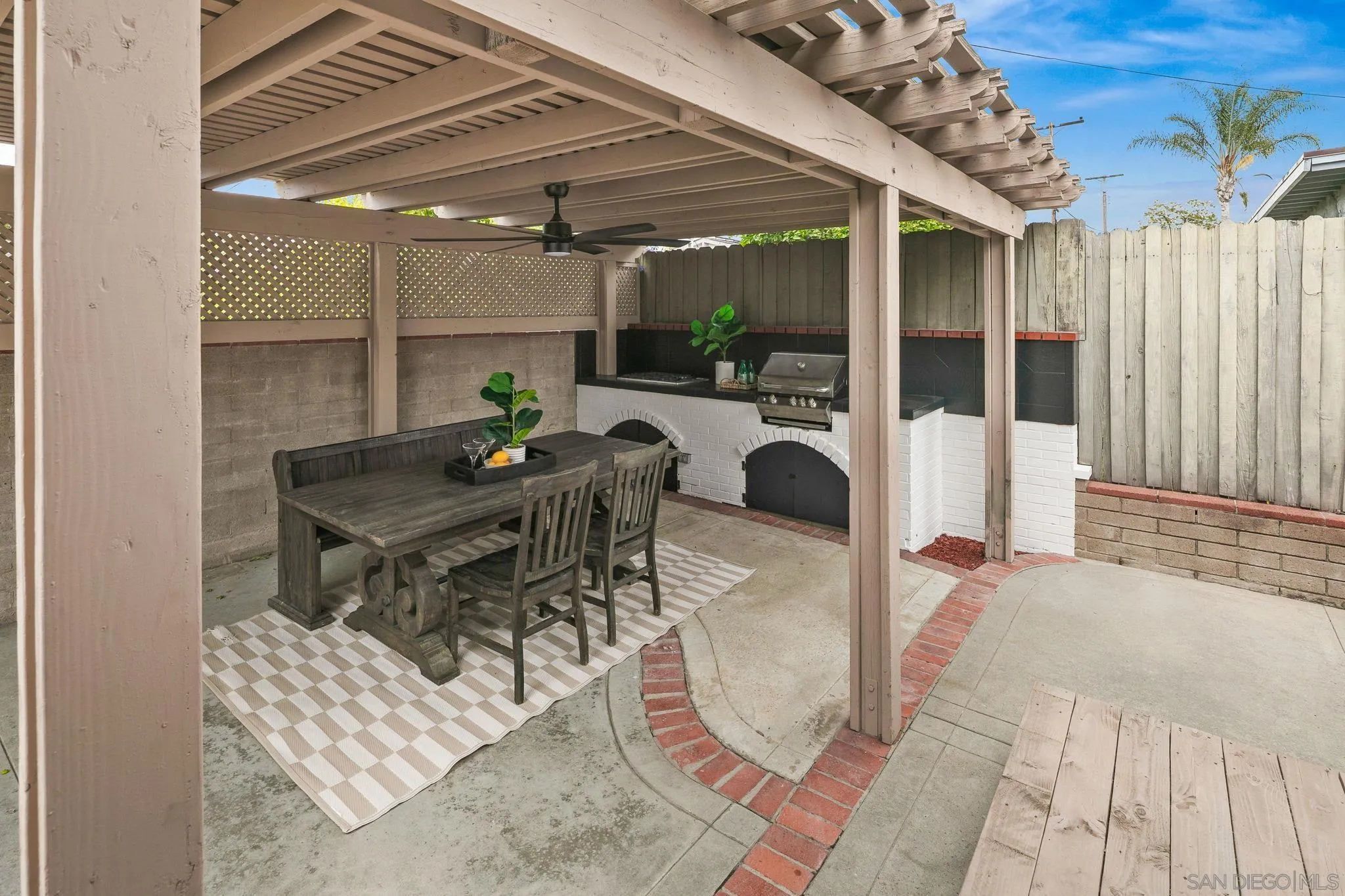 https://cdn.realtyfeed.com/cdn/127/260013002/6a2fe7c327bbbf7004d8a4d9246e1c25.webp