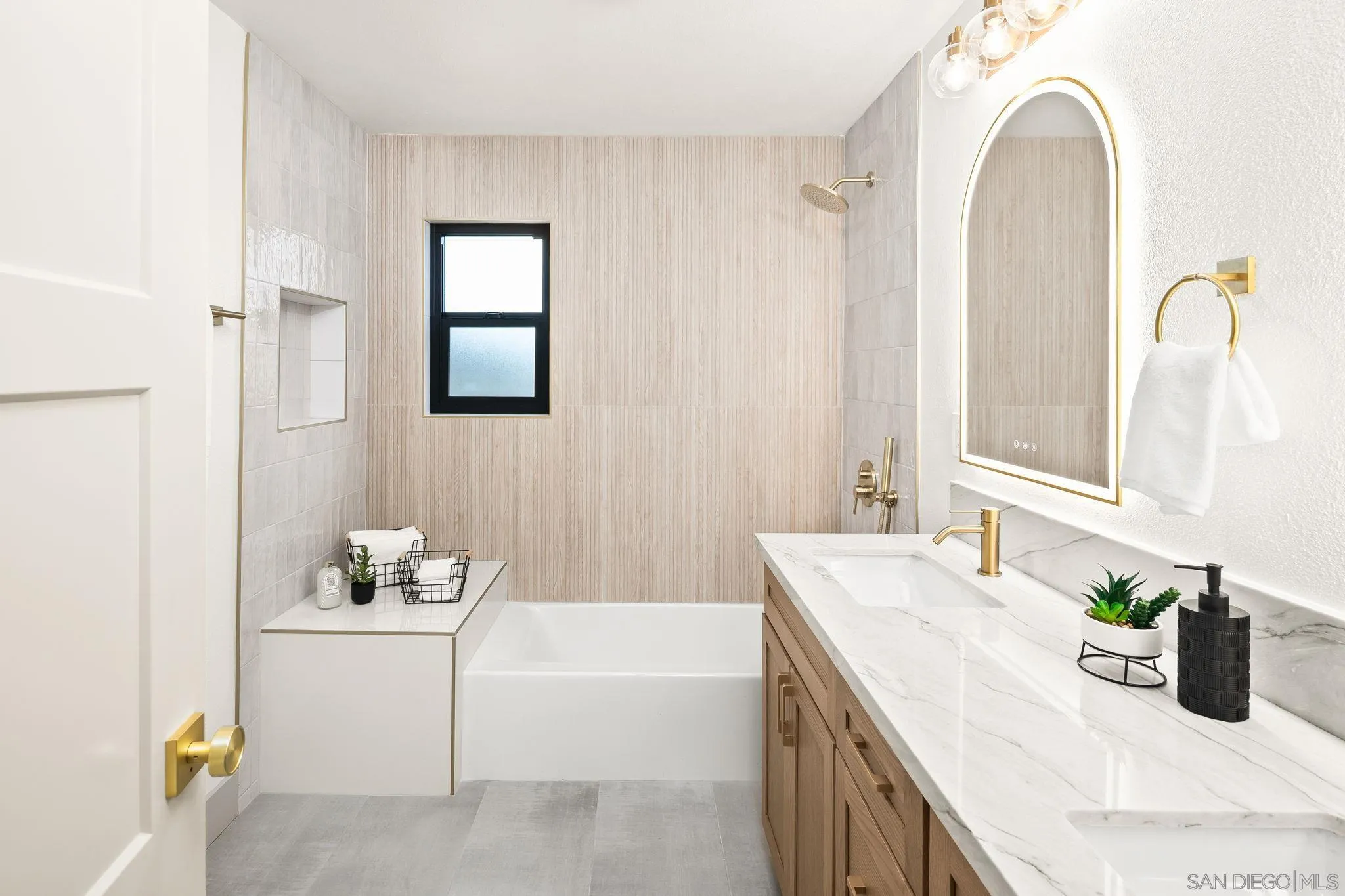 https://cdn.realtyfeed.com/cdn/127/260013002/f91b81ed7e9329b987df0153ae58496d.webp