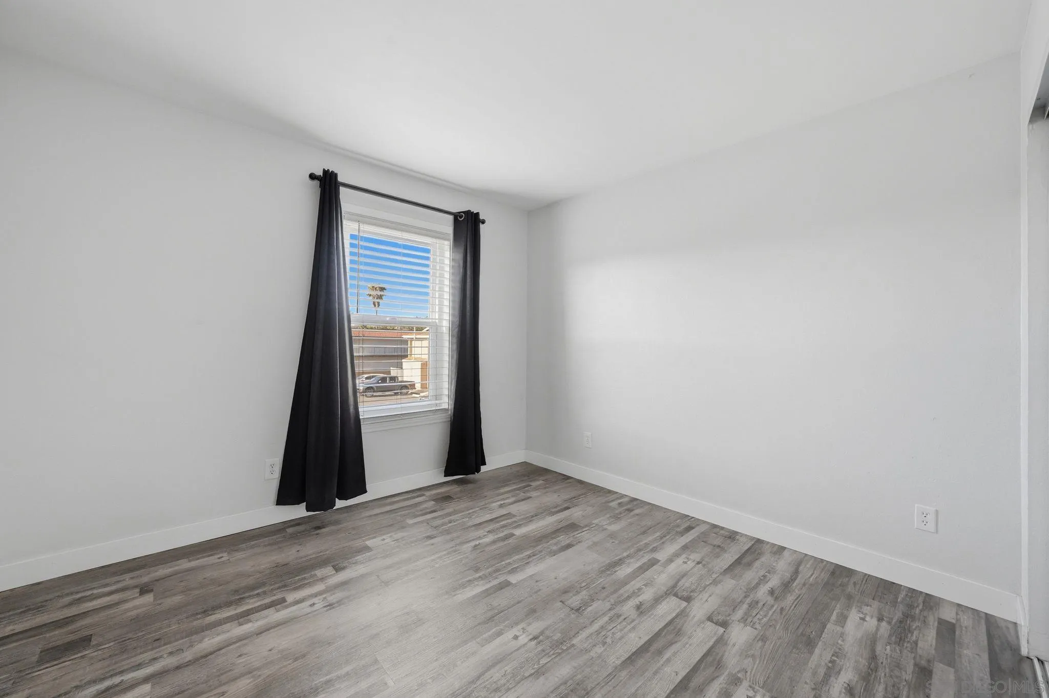https://cdn.realtyfeed.com/cdn/127/260013003/7d29b0687bb8dd44e67a3c177aeca5f9.webp