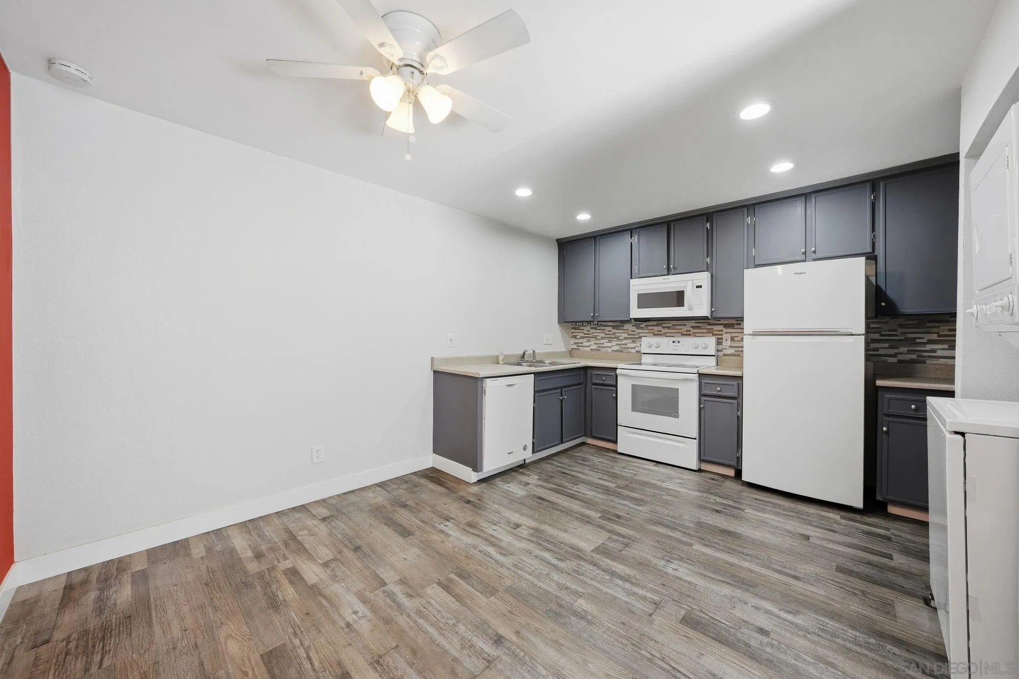 https://cdn.realtyfeed.com/cdn/127/260013003/c3fb4fff70413463045b039bac6751ac.webp